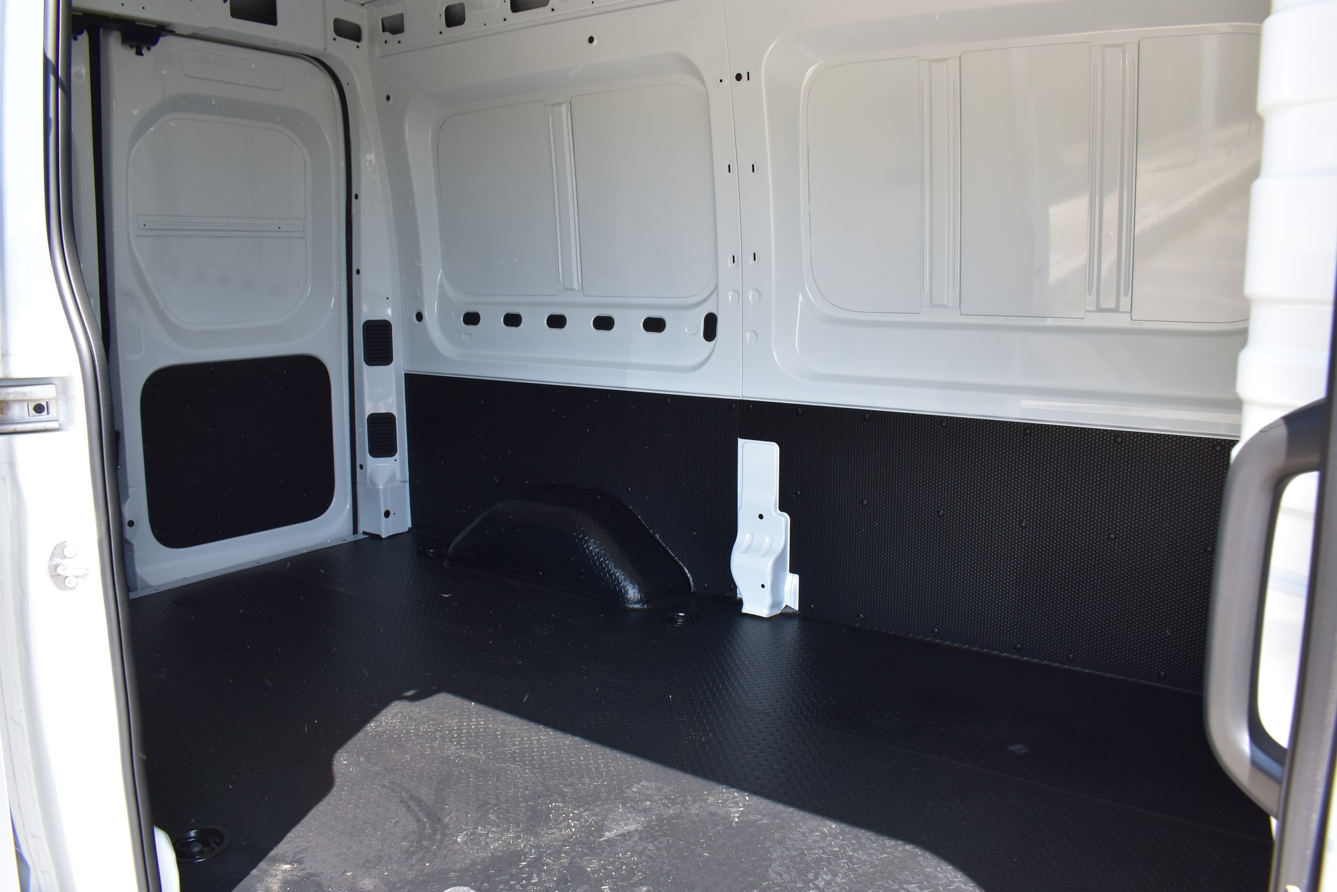 MAXUS eDeliver 9 L2H2 72kWh-image-4