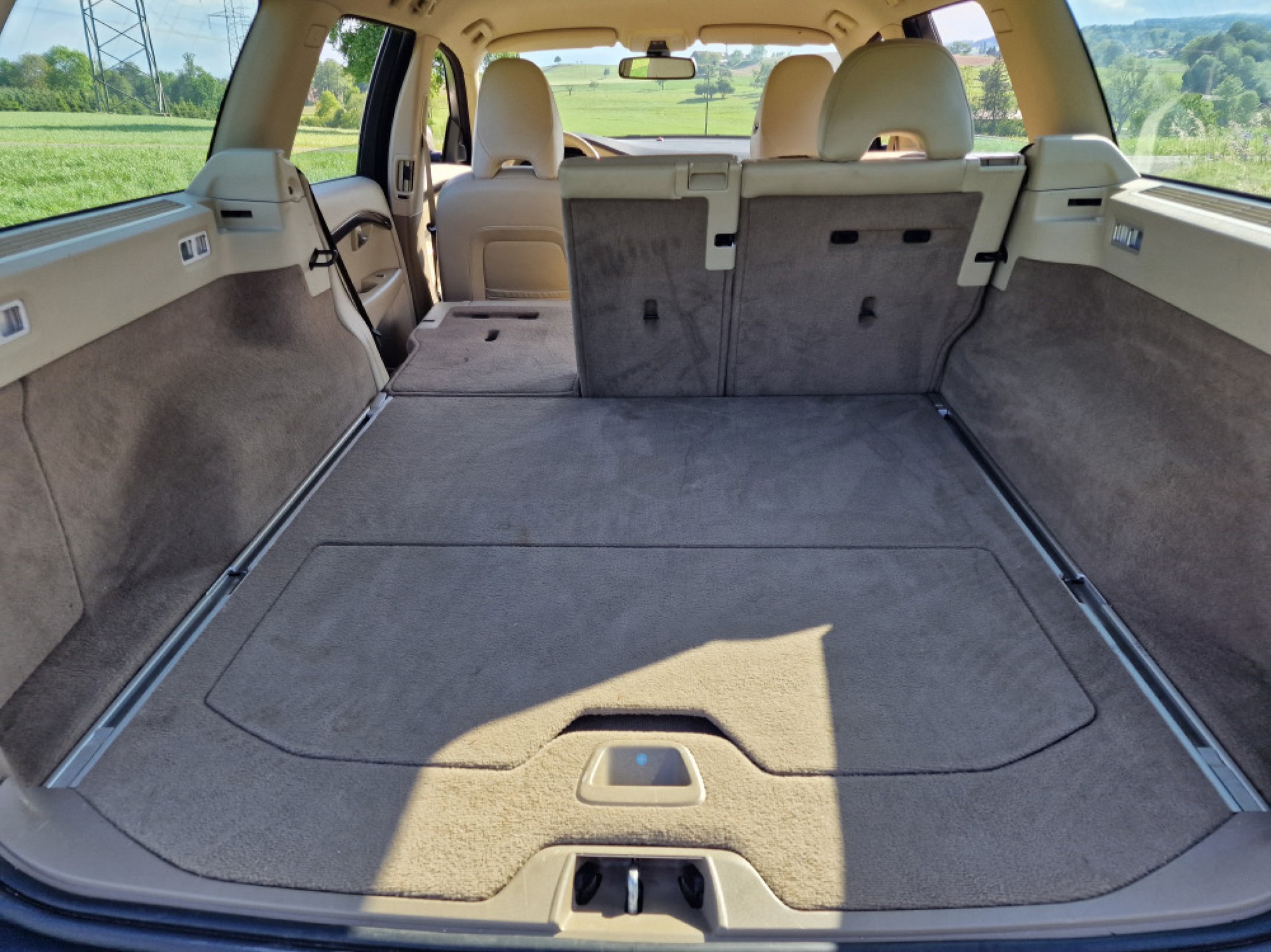 VOLVO 2.4 D5 Momentum AWD-image-11