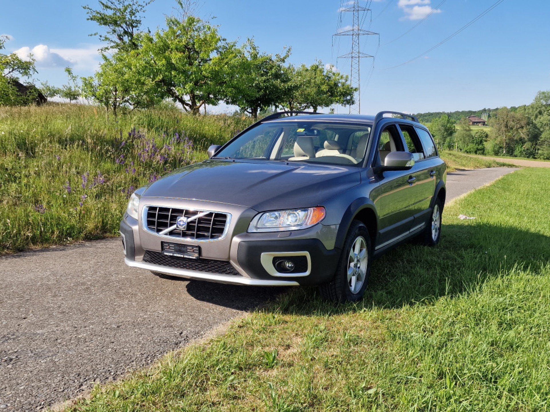VOLVO 2.4 D5 Momentum AWD-image-2