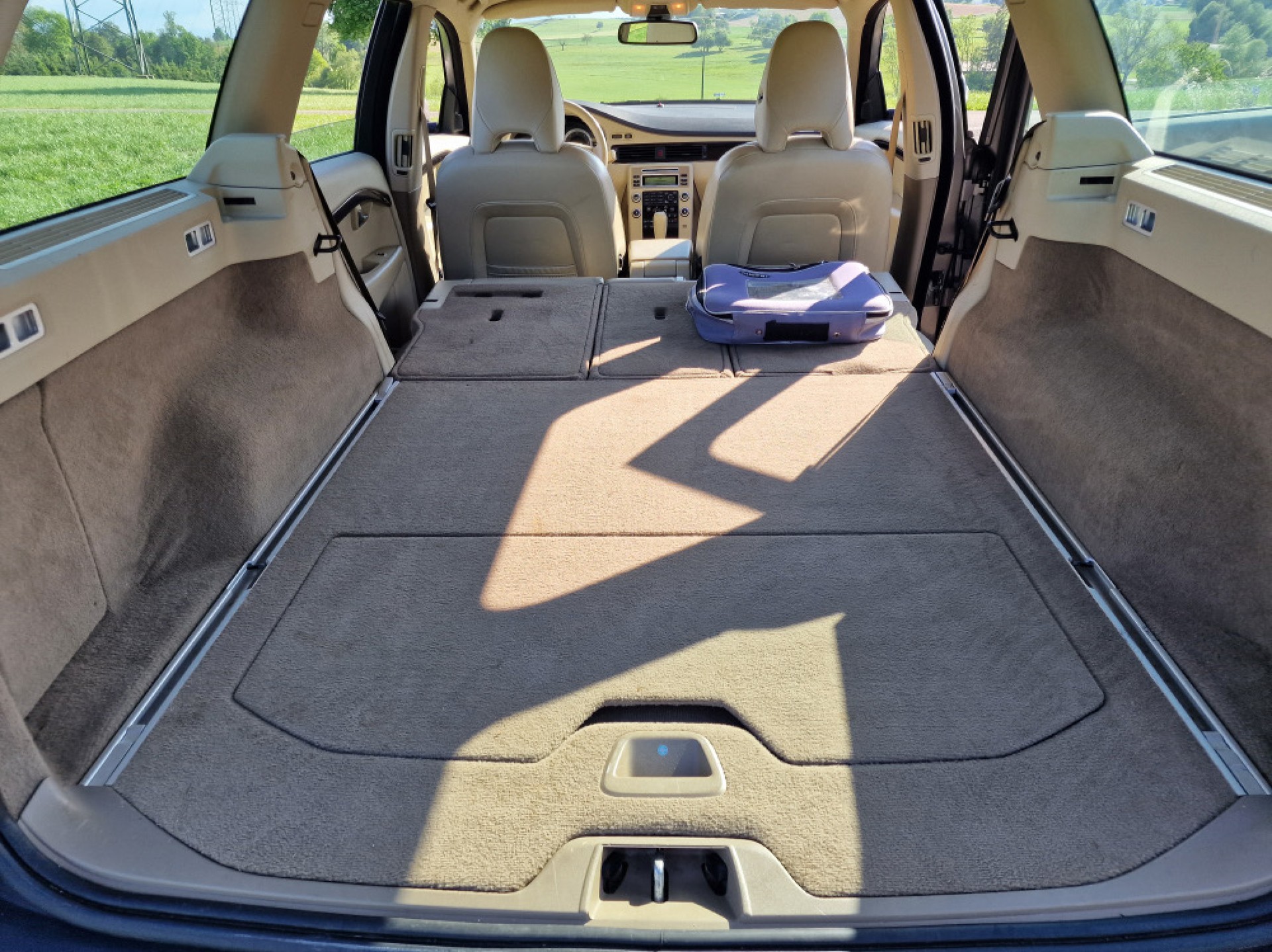 VOLVO 2.4 D5 Momentum AWD-image-13