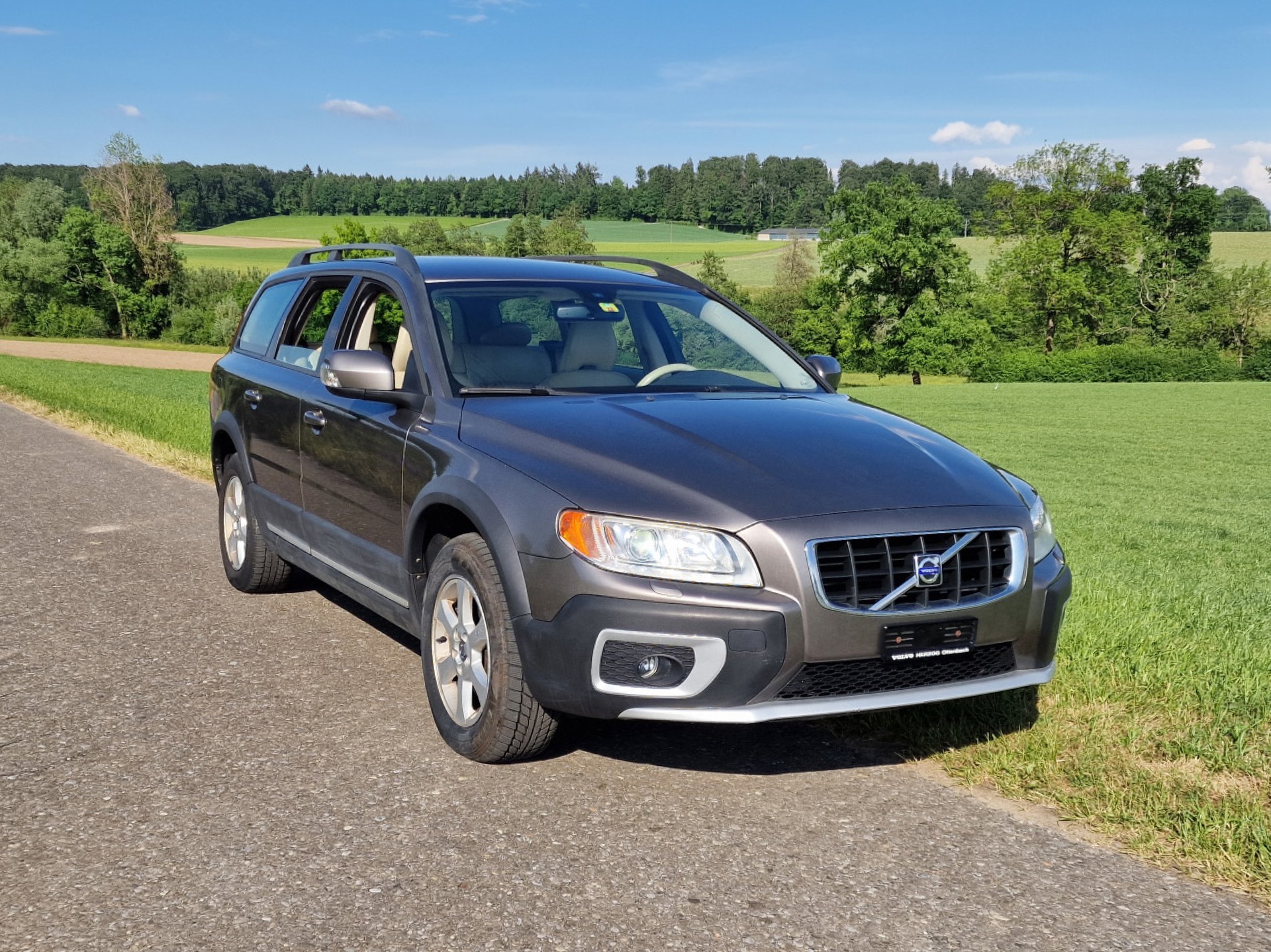 VOLVO 2.4 D5 Momentum AWD-image-4