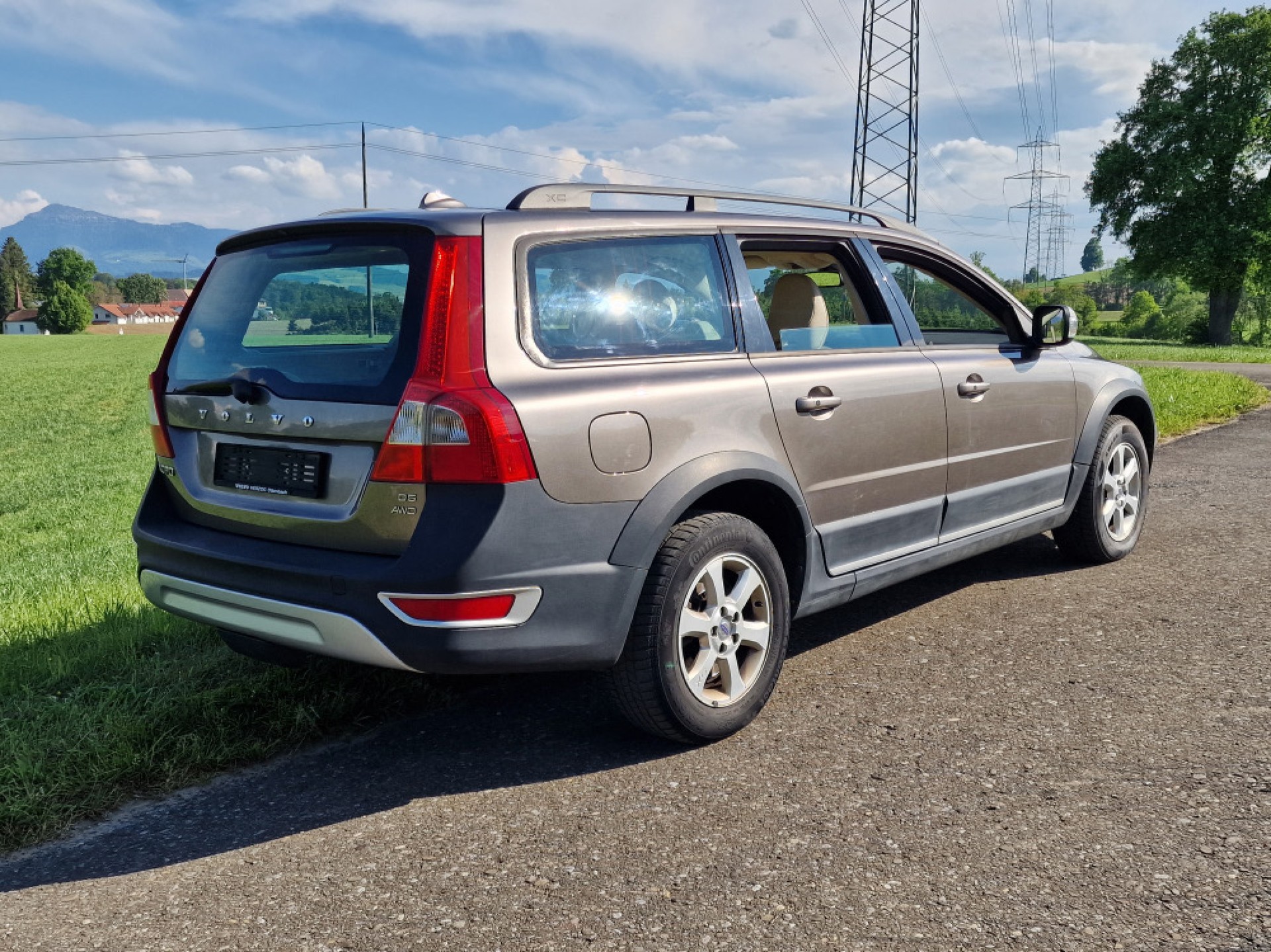 VOLVO 2.4 D5 Momentum AWD-image-5