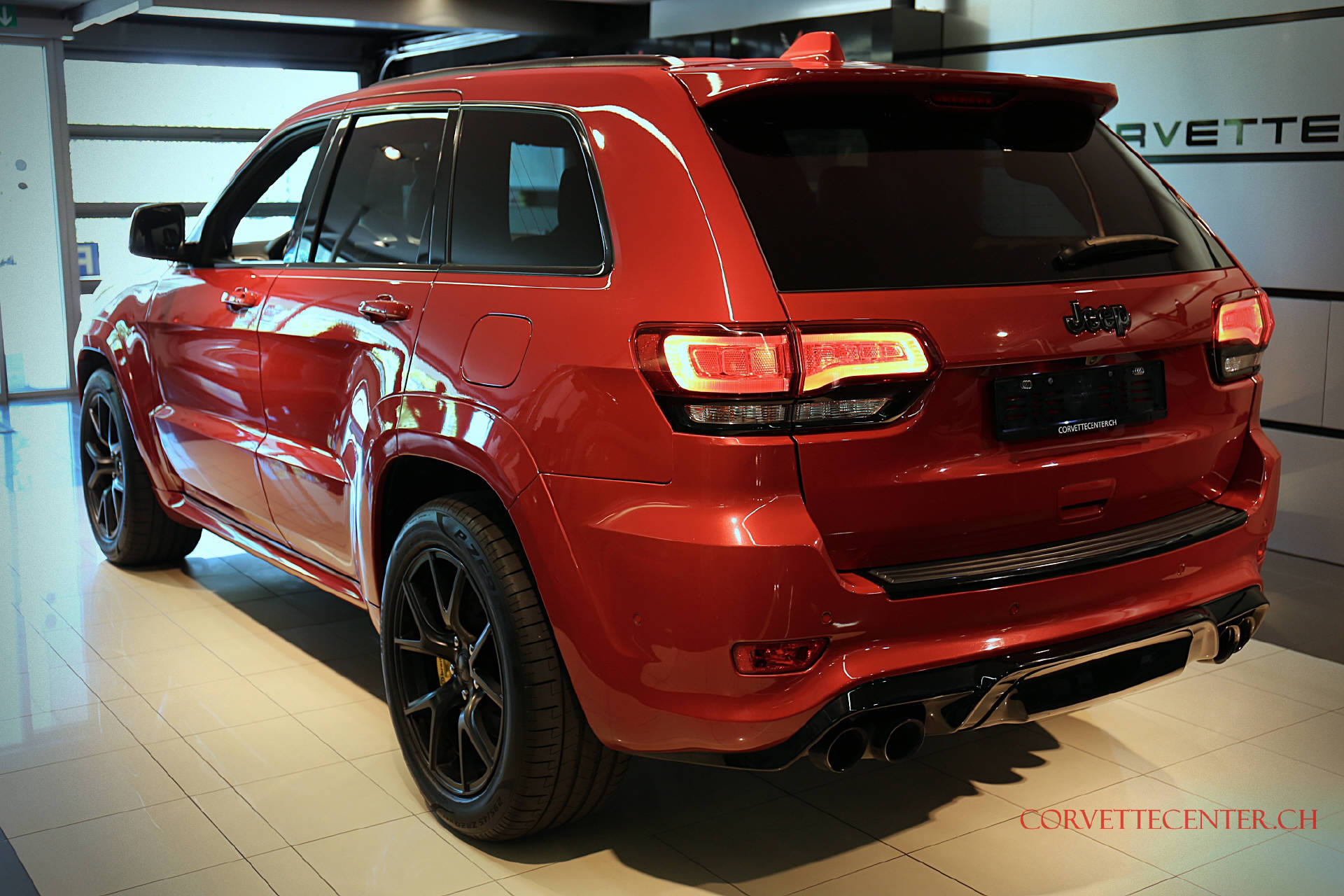 JEEP Grand Cherokee 6.2 V8 HEMI Trackhawk-showroom-element-3