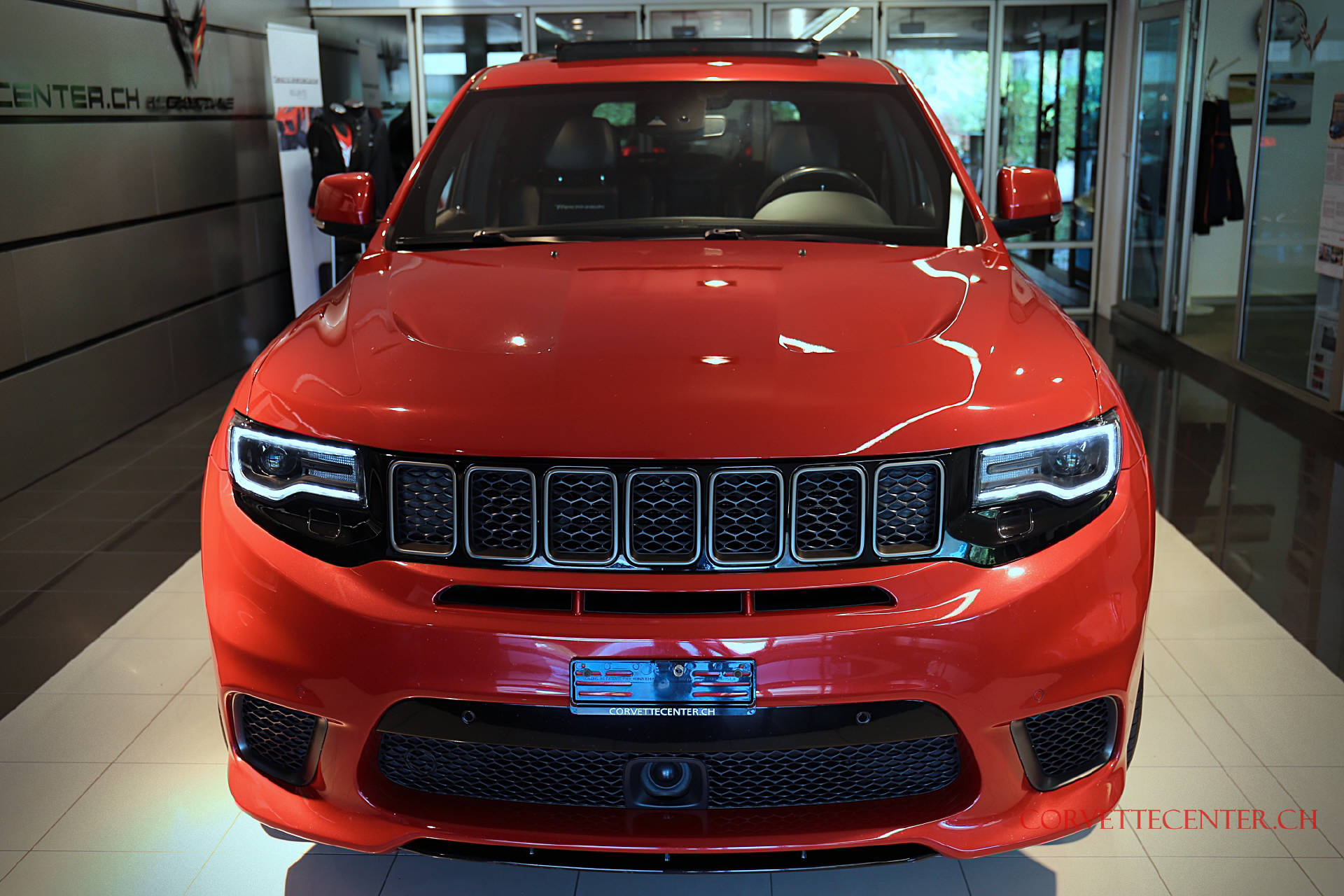 JEEP Grand Cherokee 6.2 V8 HEMI Trackhawk-showroom-element-1