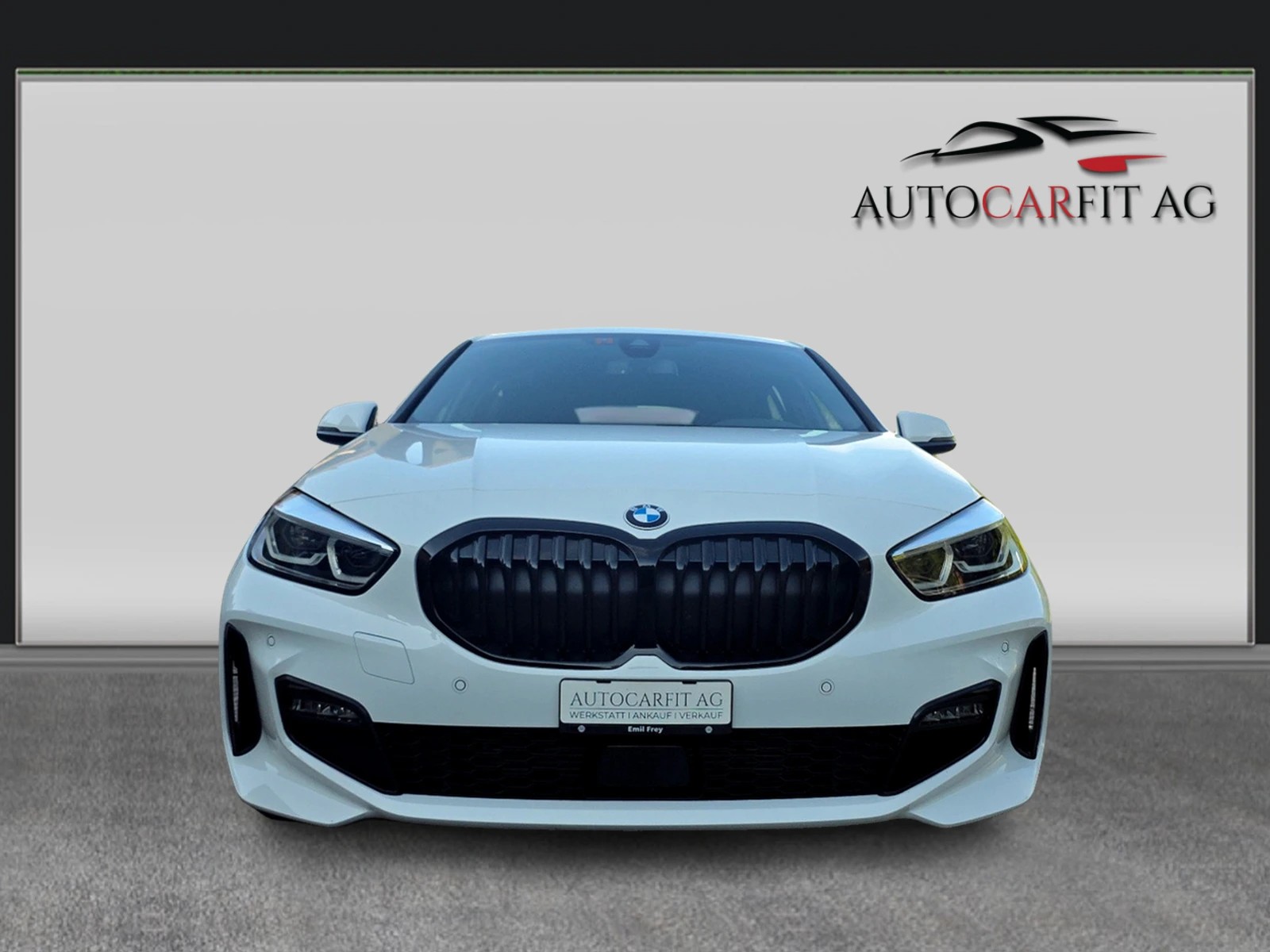 BMW 120d xDrive Steptronic M Sport-showroom-element-2