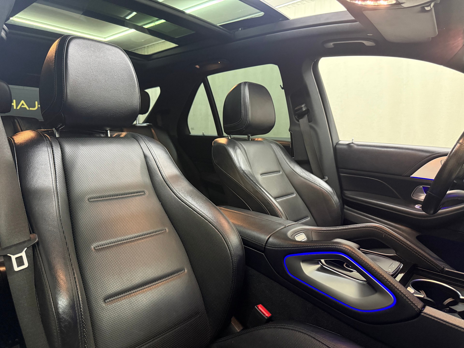 MERCEDES-BENZ GLE 450 4Matic AMG Line 9G-Tronic-image-9