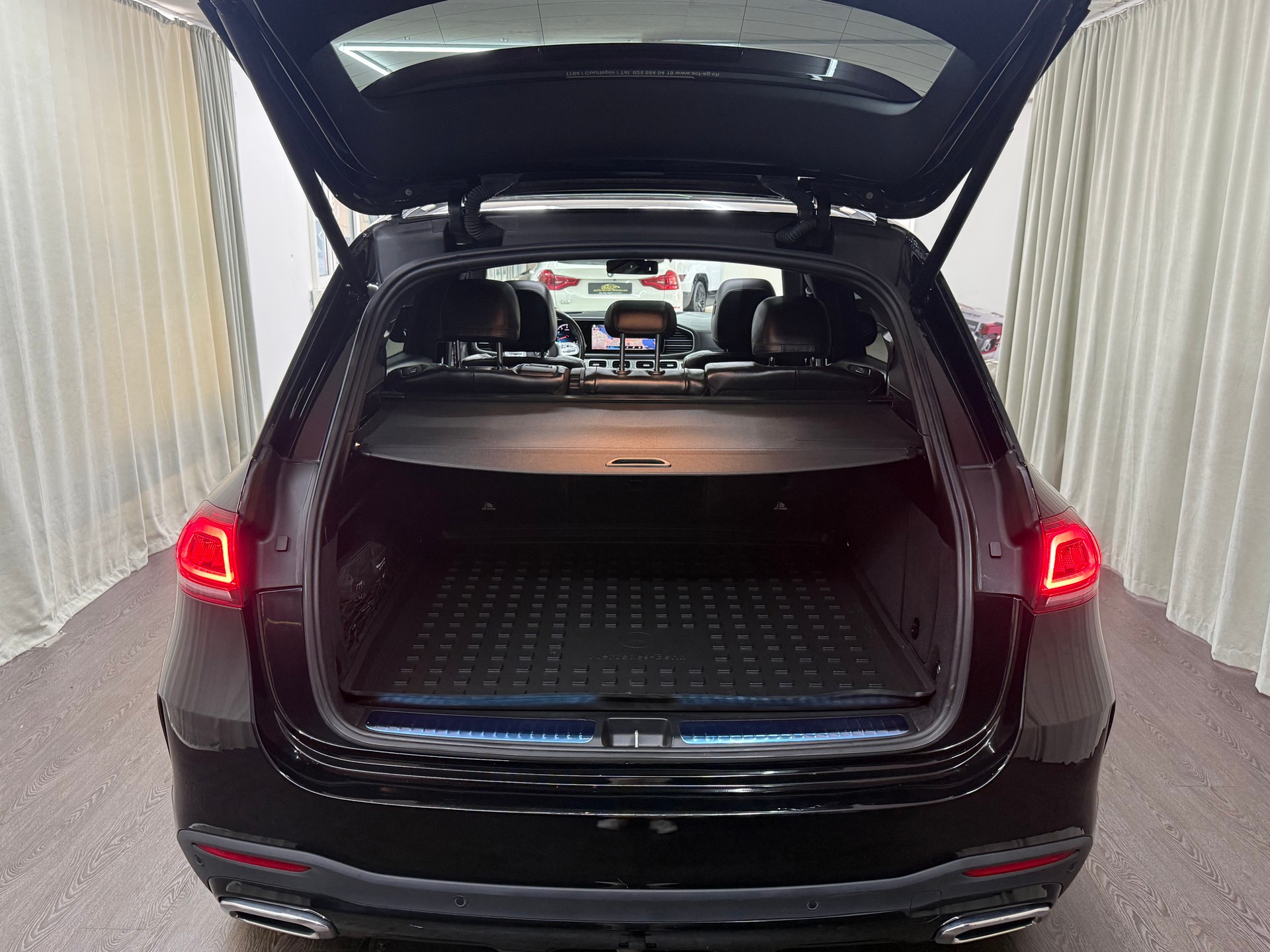 MERCEDES-BENZ GLE 450 4Matic AMG Line 9G-Tronic-image-17