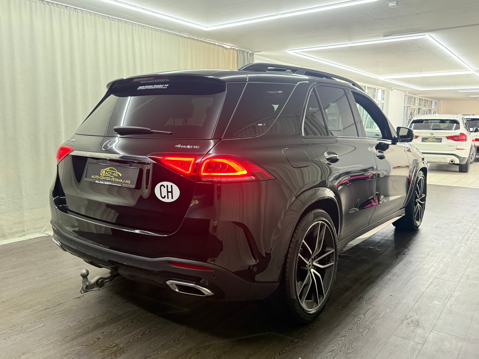 MERCEDES-BENZ GLE 450 4Matic AMG Line 9G-Tronic-showroom-element-3