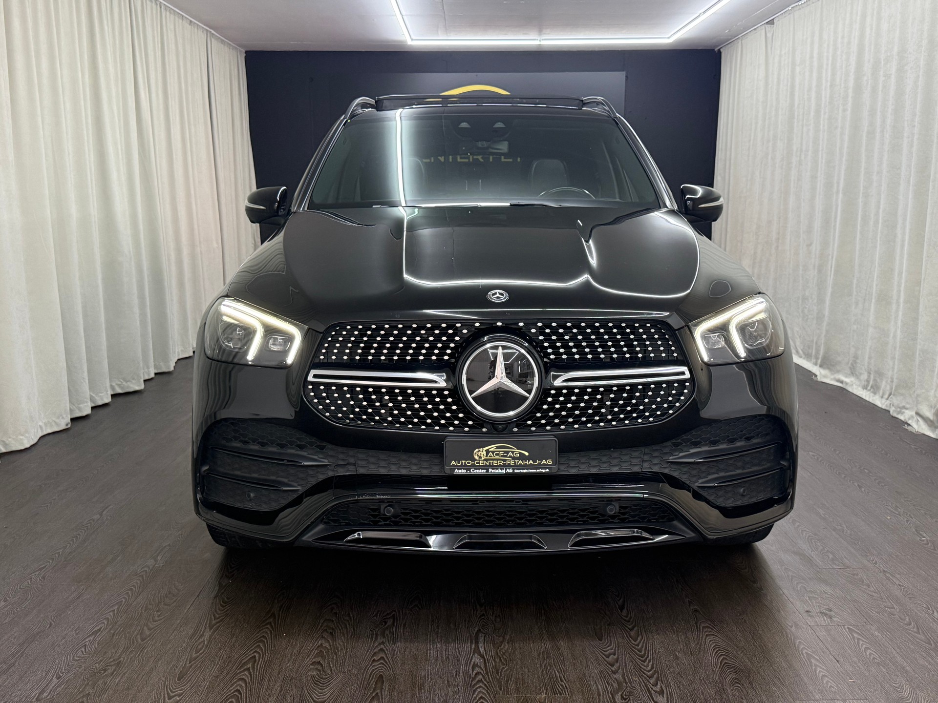 MERCEDES-BENZ GLE 450 4Matic AMG Line 9G-Tronic-showroom-element-1