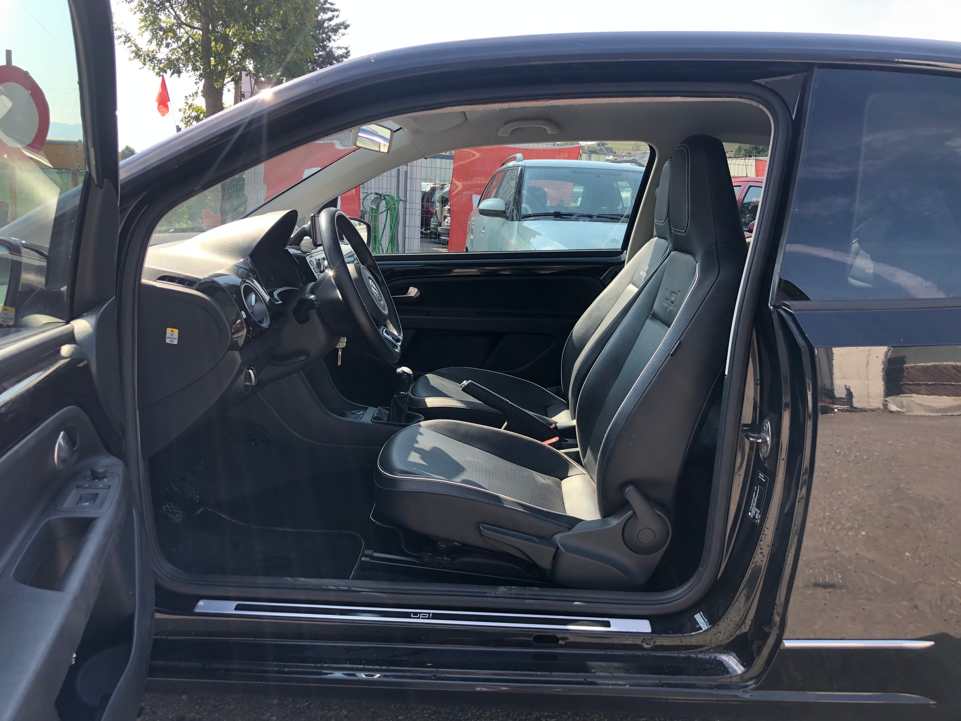 VW Up 1.0 high up-image-6