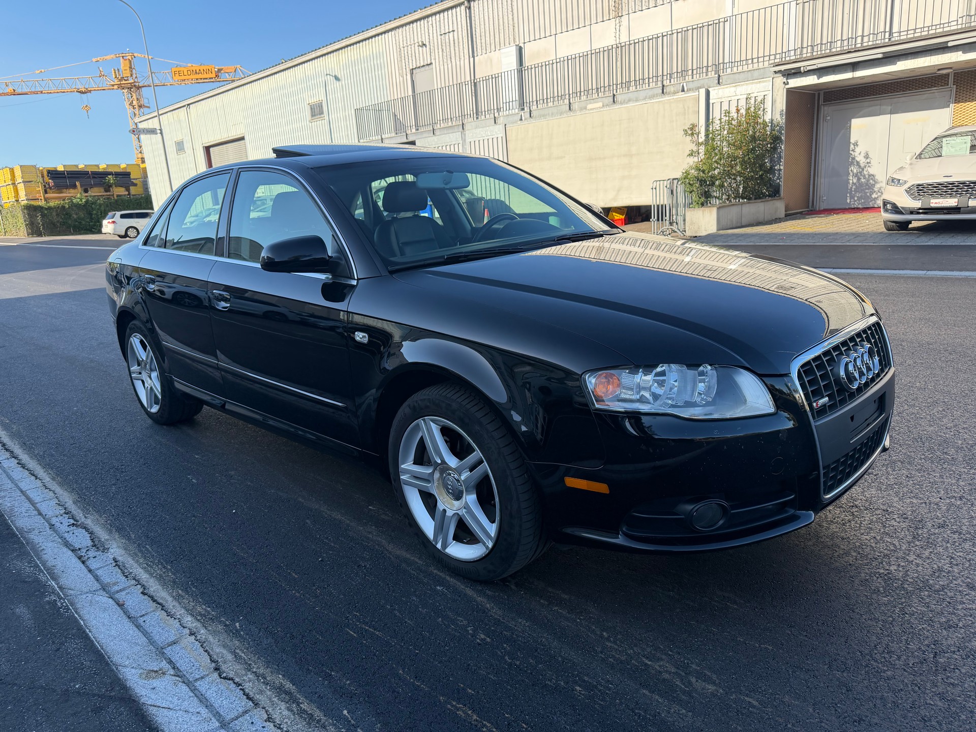 AUDI A4 Limousine 2.0 Turbo FSI quattro-showroom-element-3