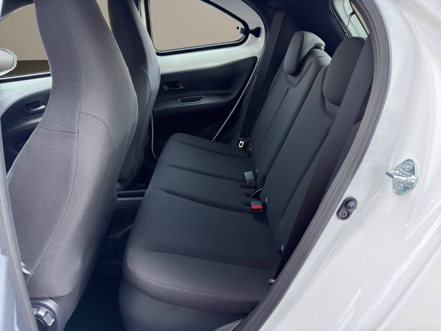 TOYOTA Aygo X 1.5 VVT-i HSD Comfort-image-9
