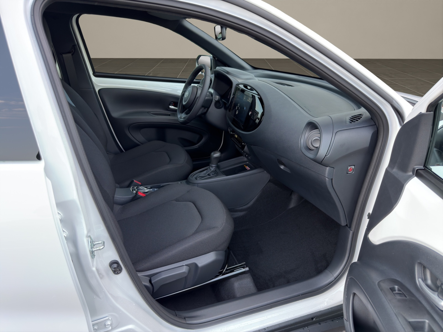 TOYOTA Aygo X 1.5 VVT-i HSD Comfort-image-11