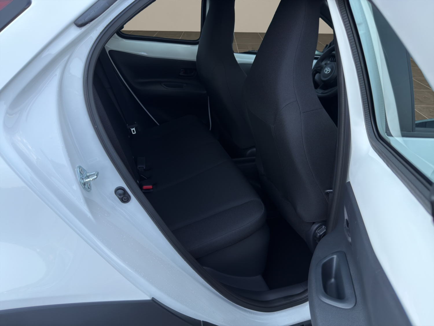 TOYOTA Aygo X 1.5 VVT-i HSD Comfort-image-10