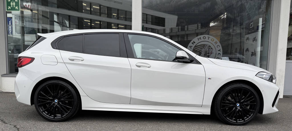 BMW 120d xDrive Steptronic M Sport-showroom-element-1