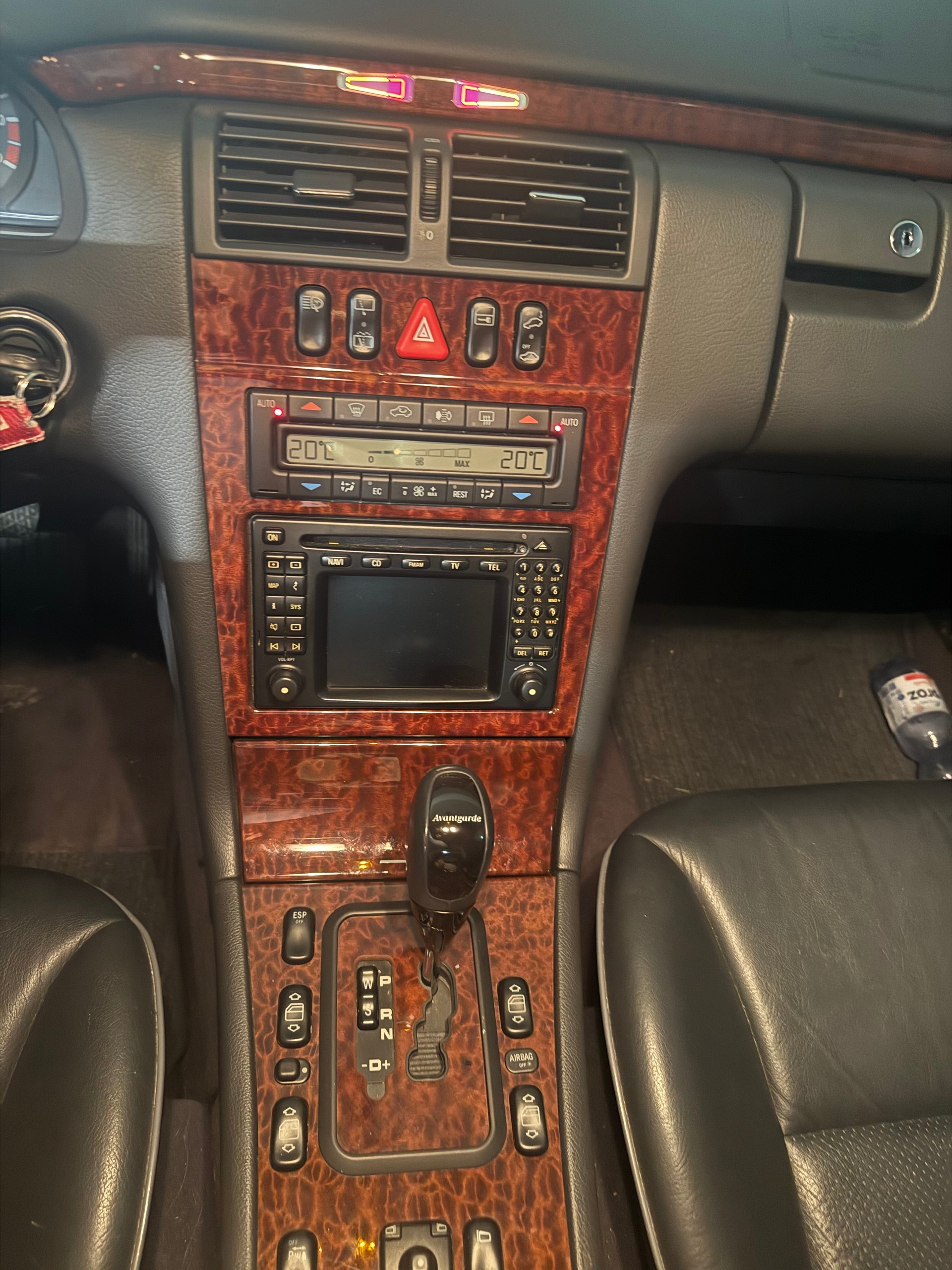 MERCEDES-BENZ E 320 Avantgarde 4-Matic Automatic-showroom-element-2