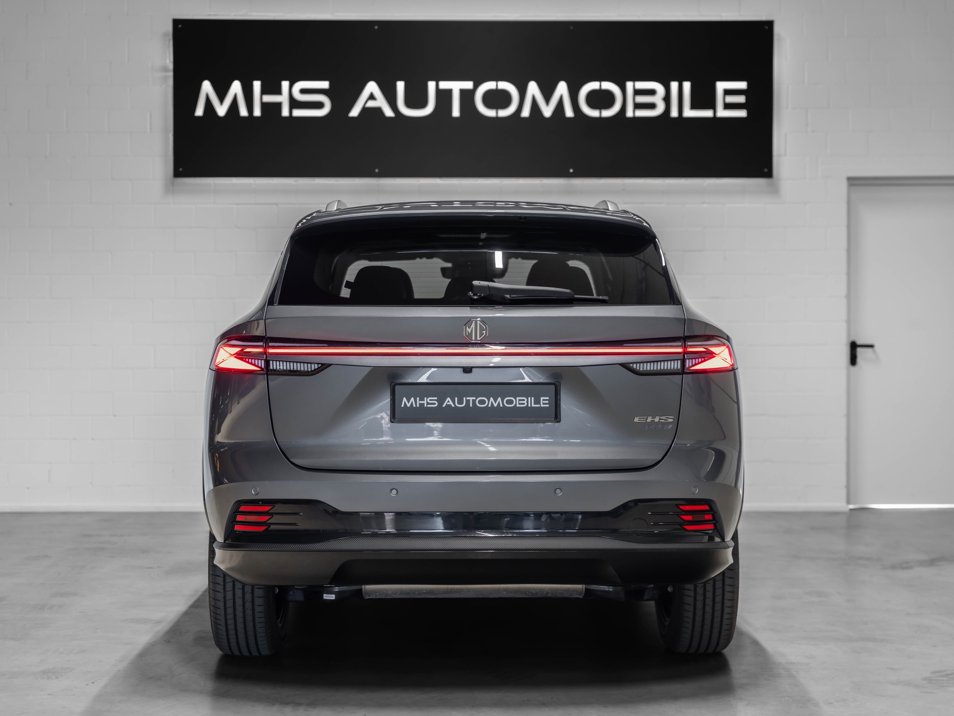 MG HS 1.5 T PHEV Luxury-showroom-element-3
