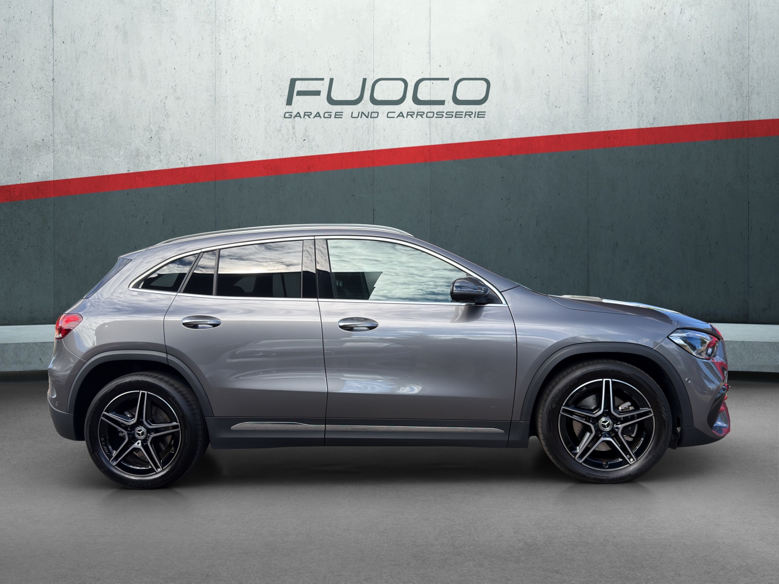 MERCEDES-BENZ GLA 220d 4Matic AMG Line 8G-DCT-showroom-element-1