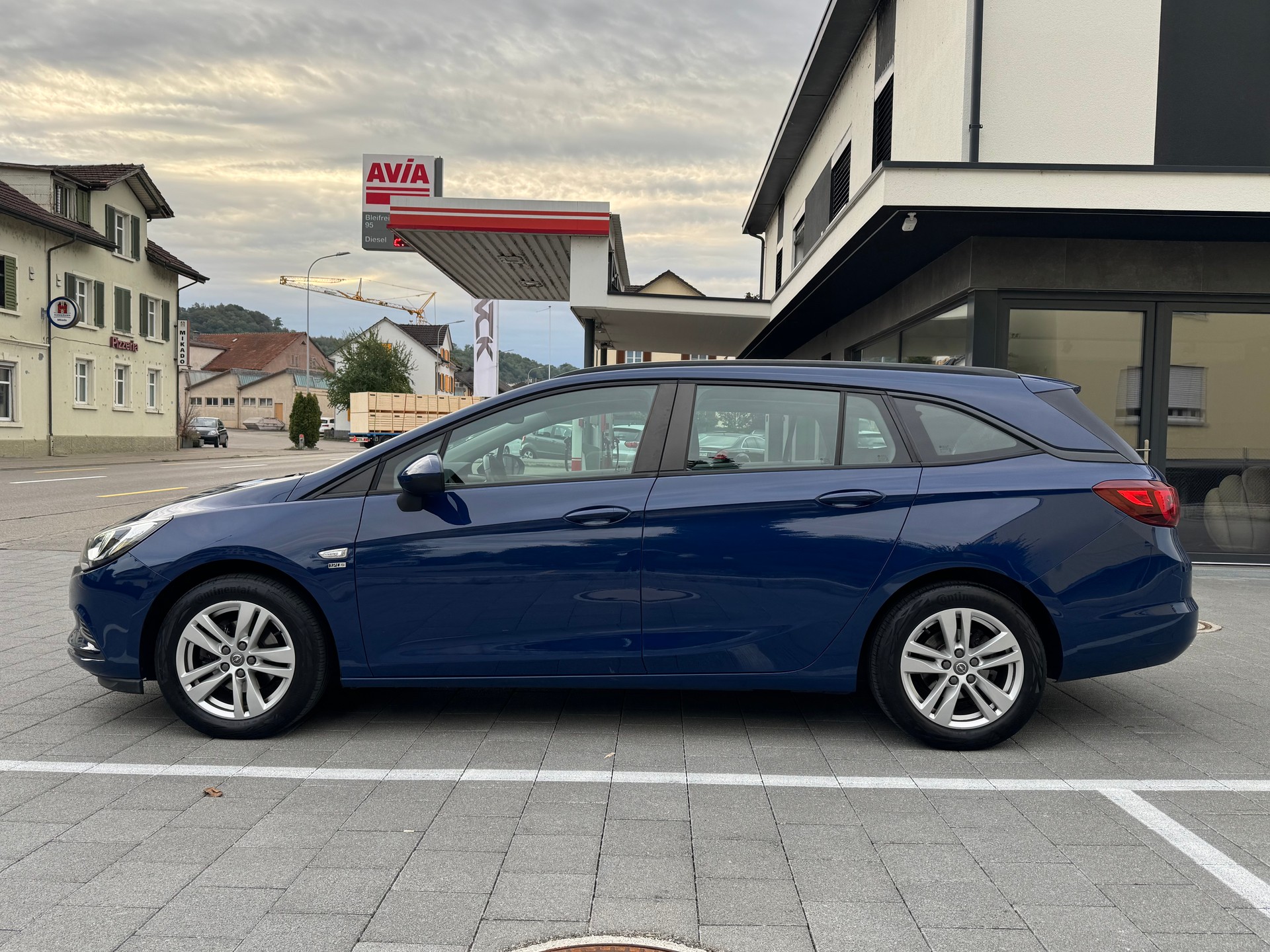 OPEL Astra Sports Tourer 1.4iTurbo 120 Years Edition-showroom-element-1