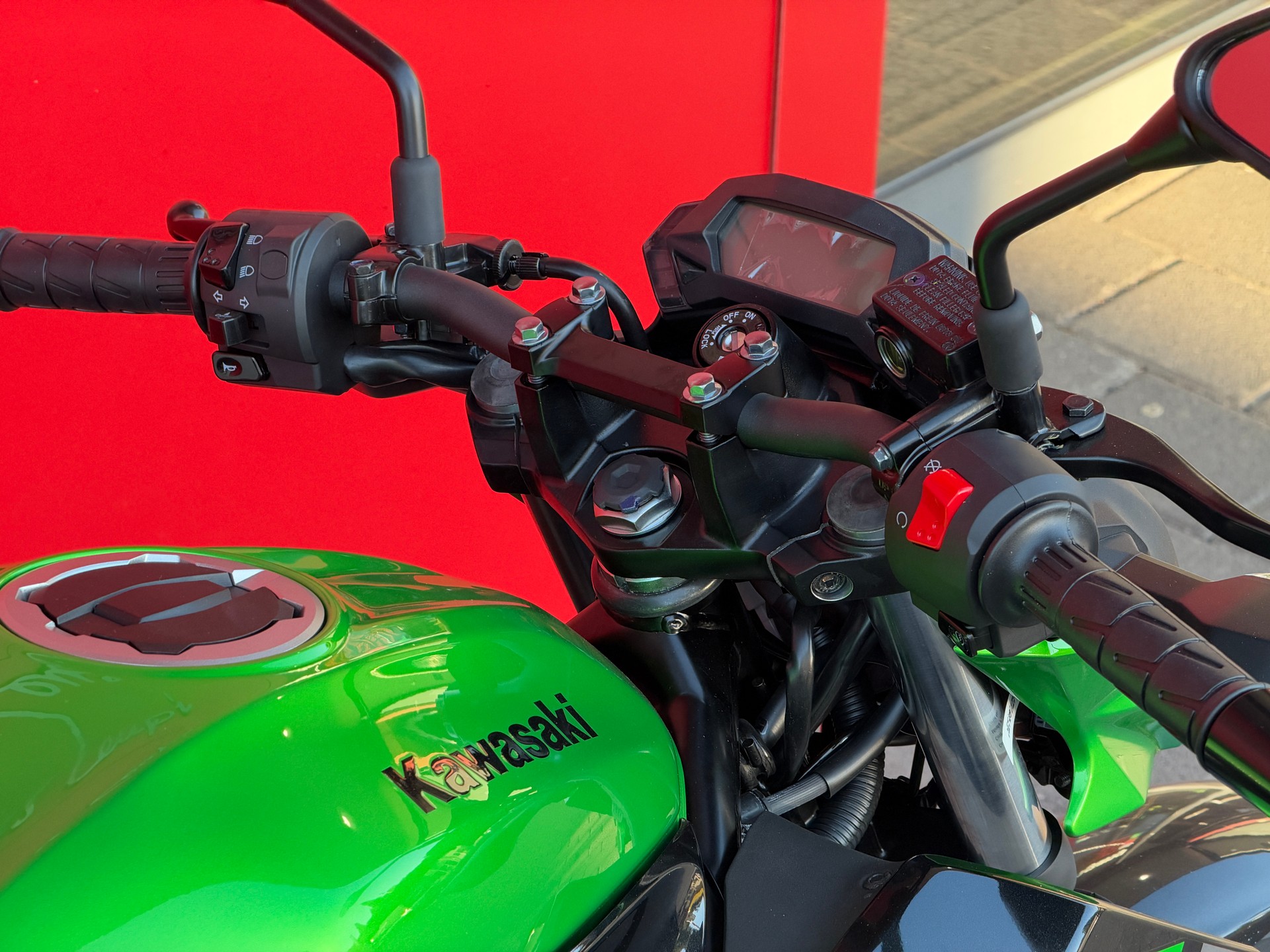KAWASAKI Z 125-image-5