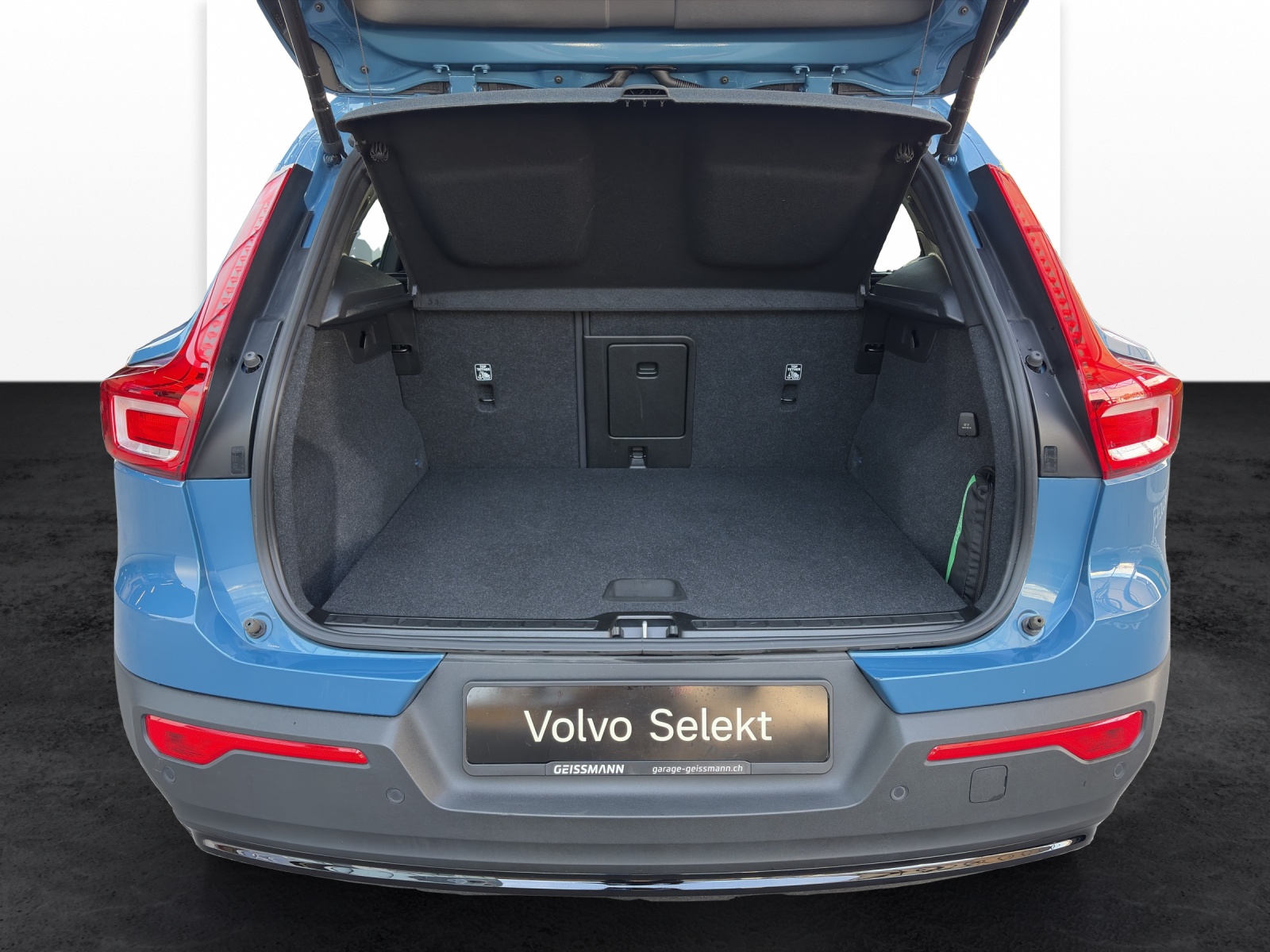 VOLVO XC40 1.5 T5 PiH Ultimate Dark-image-15