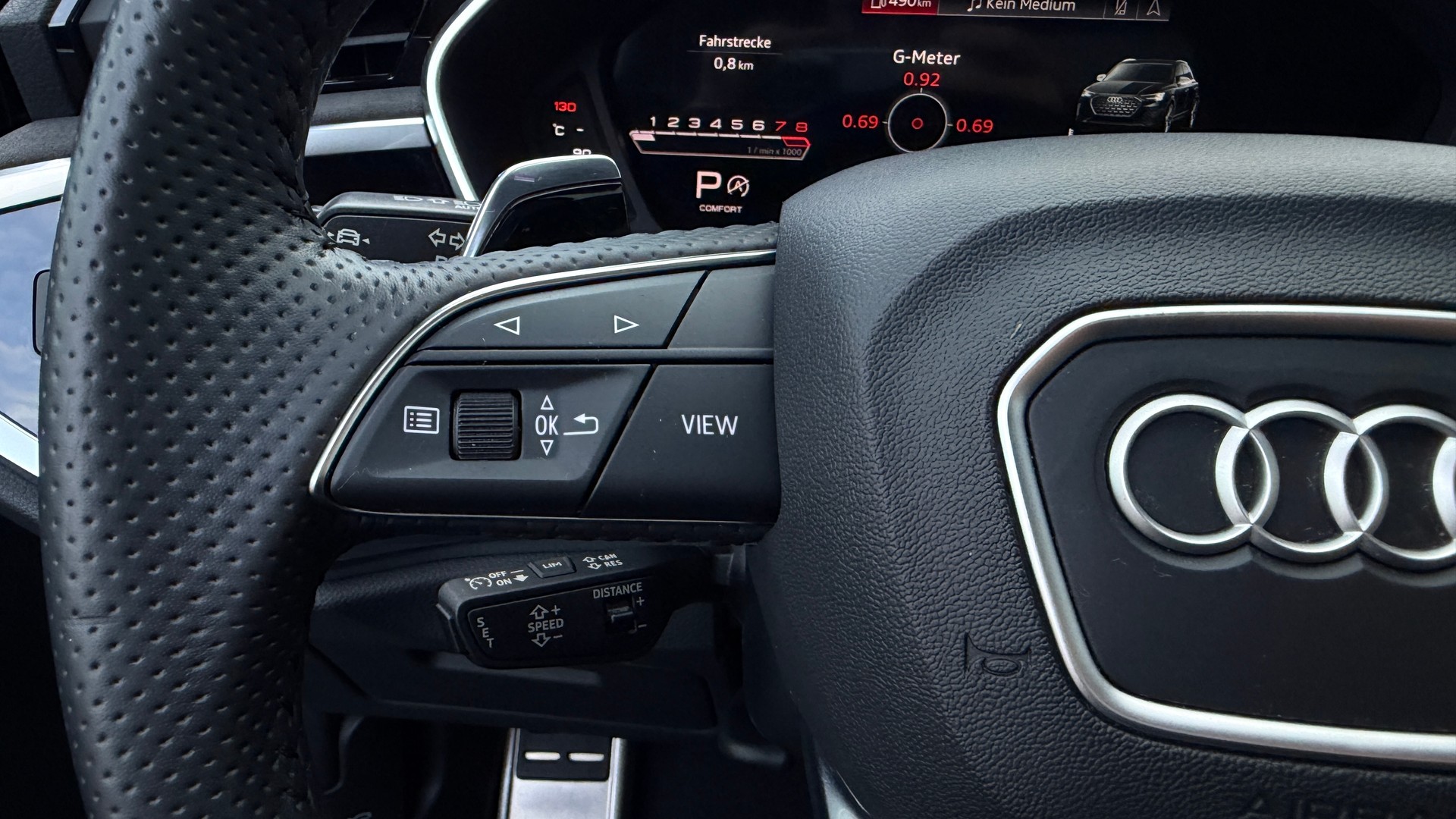 AUDI RS Q3 2.5 TFSI quattro S tronic All Black-image-21