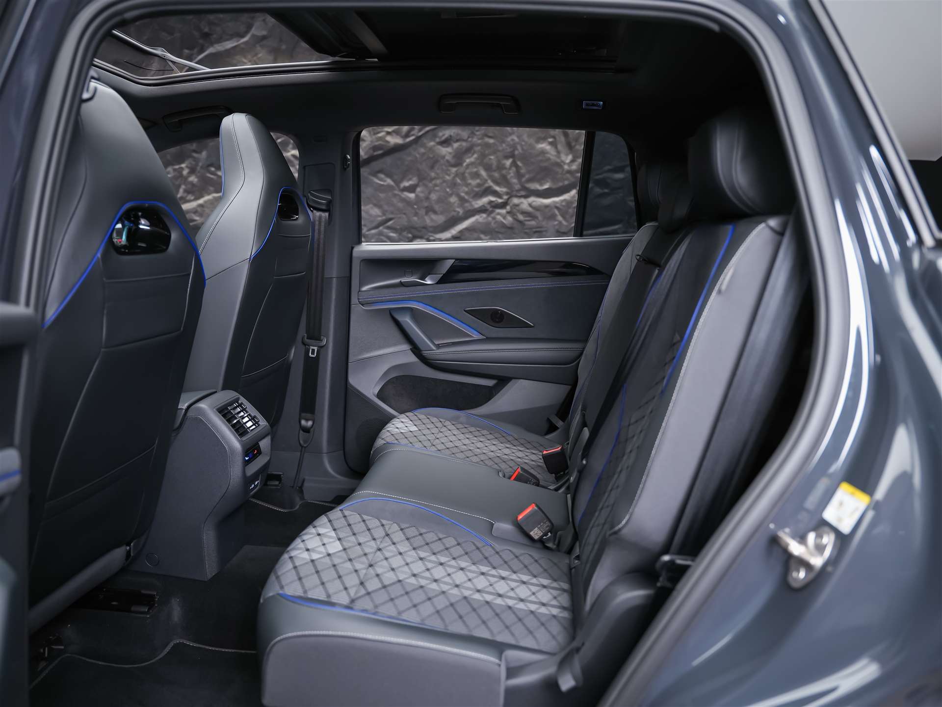 VW Tayron 2.0 TDI SCR R-Line 4Motion DSG *7 Plätzer*Werksgarantie*Massage*Panorama*Matrix-LED*Head-Up*-image-14