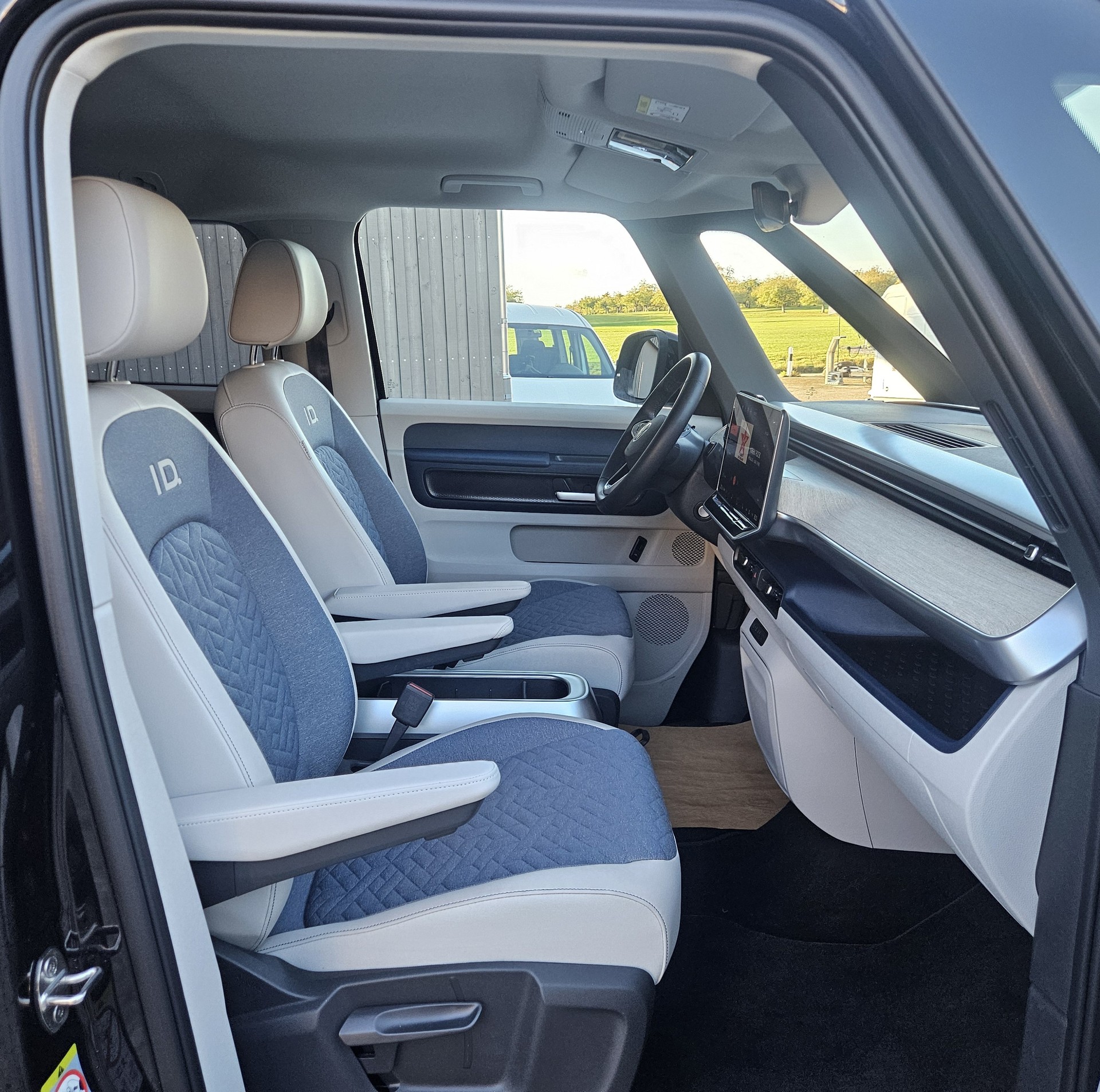 VW ID.Buzz NWB Pro mit 6 Sitzplätzen (kurzer Radstand)-image-11