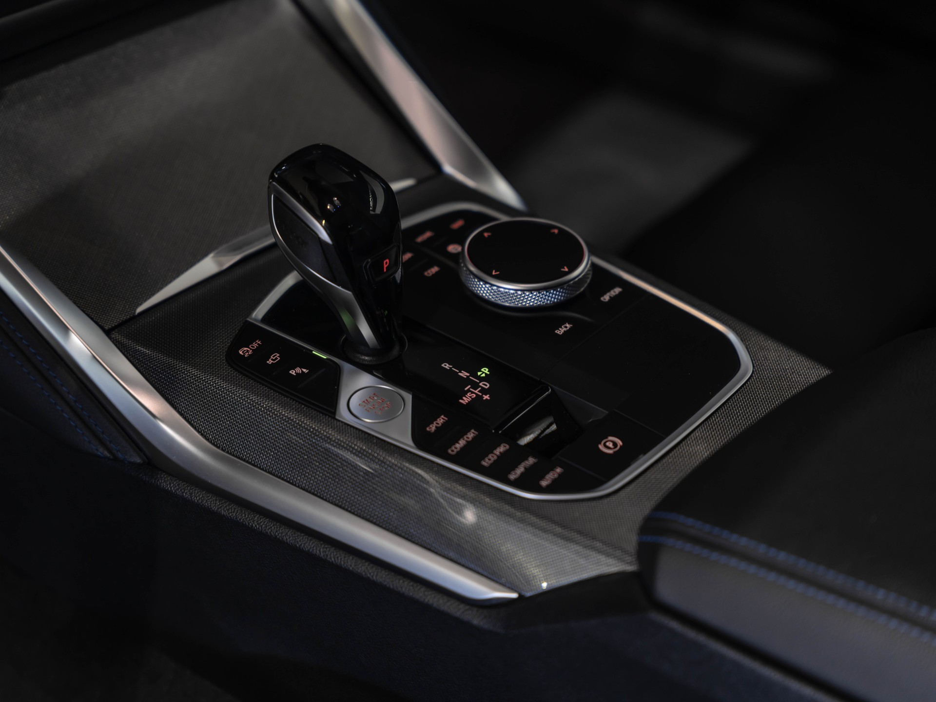BMW M440i xDrive 48V Coupé Steptronic-image-9