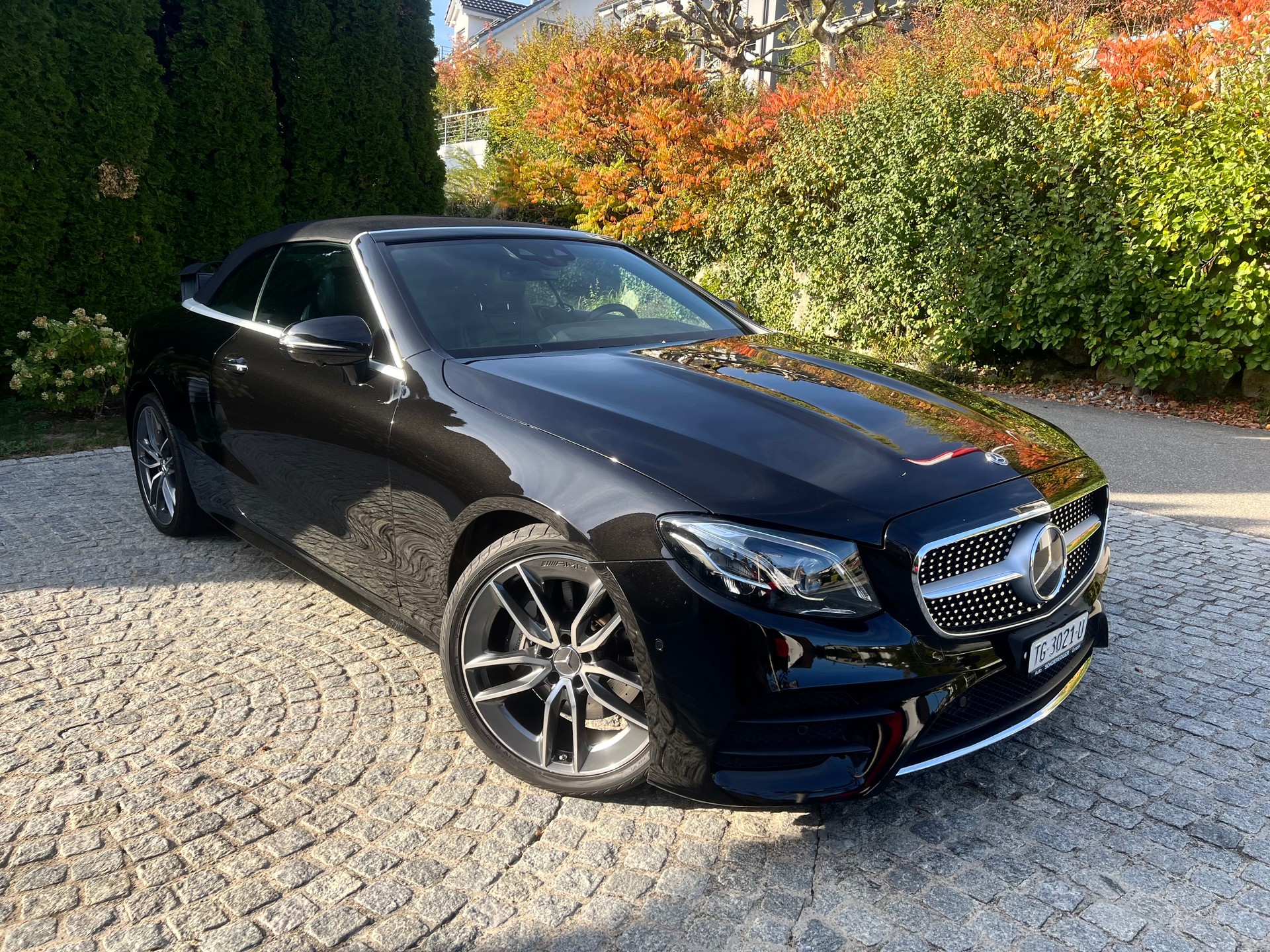 MERCEDES-BENZ E 400 Cabriolet AMG Line 4 Matic 9G-Tronic-showroom-element-1