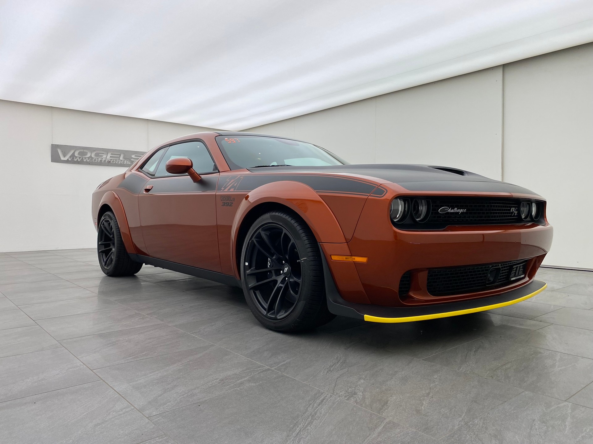 DODGE Challenger T/A 392 WB-showroom-element-2