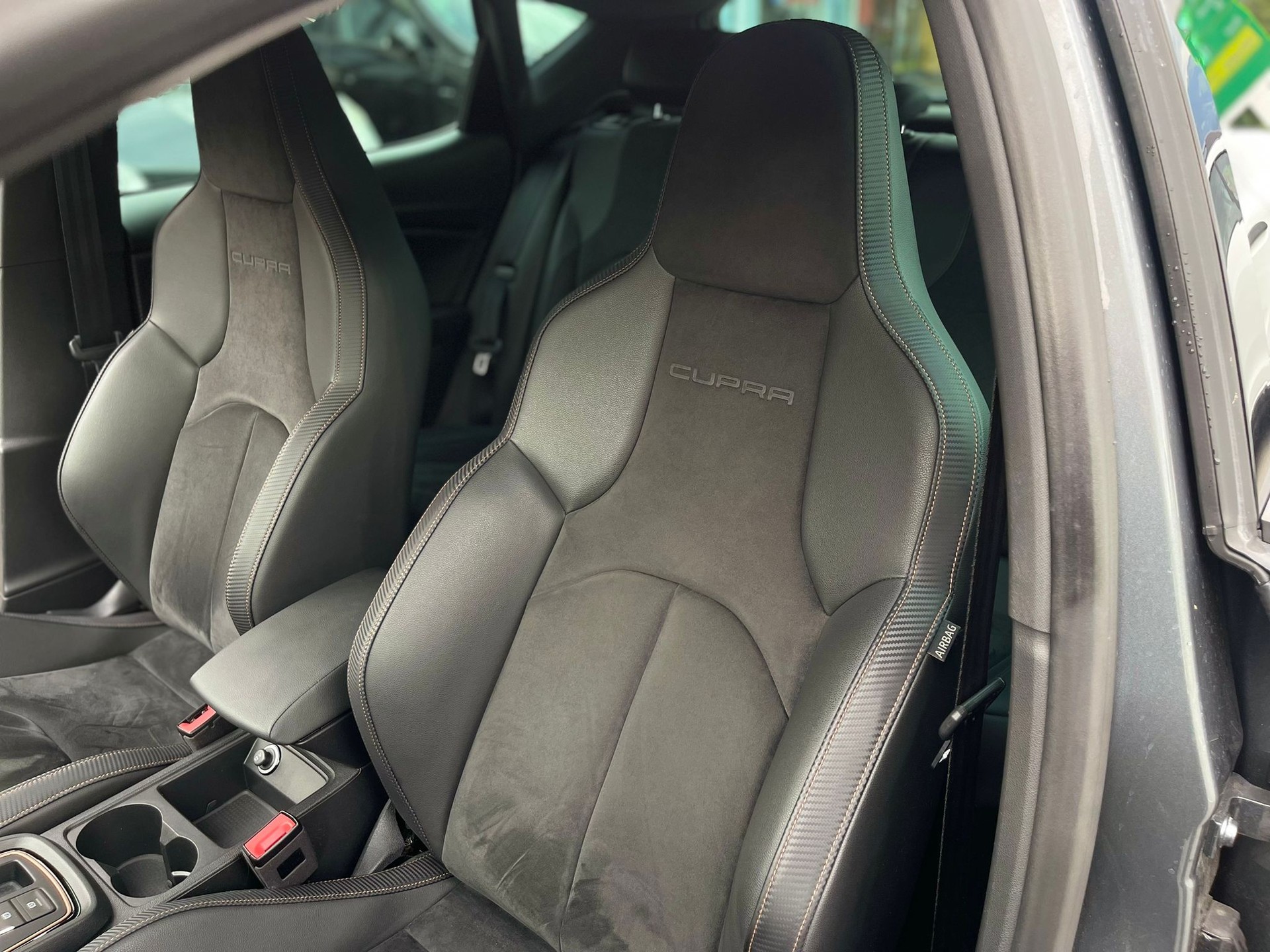 SEAT Leon 2.0 TSI Cupra R DSG Limited Edition 742 of 799-image-13