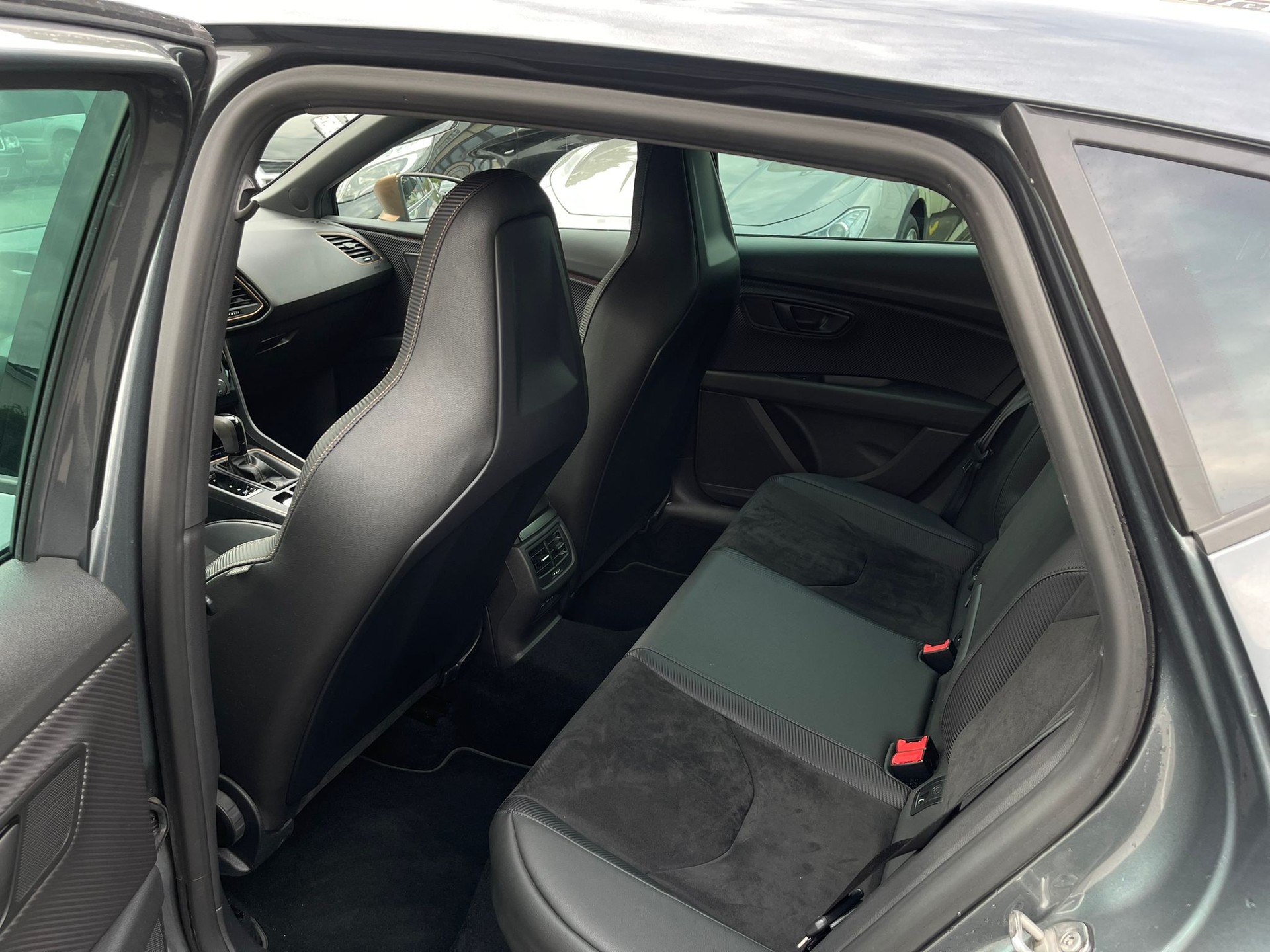 SEAT Leon 2.0 TSI Cupra R DSG Limited Edition 742 of 799-image-11