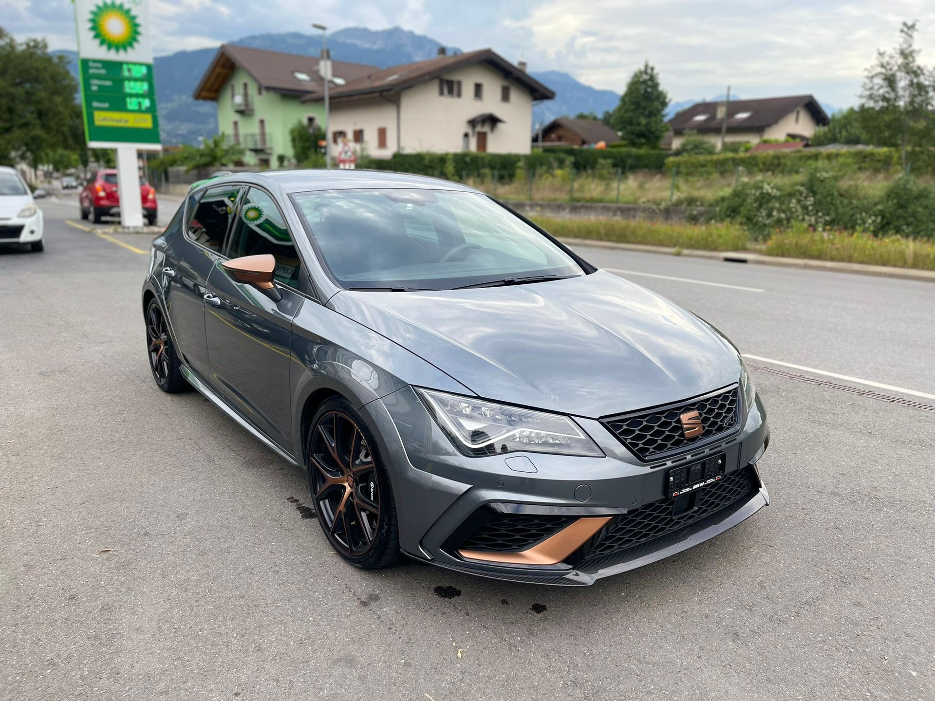 SEAT Leon 2.0 TSI Cupra R DSG Limited Edition 742 of 799-image-2