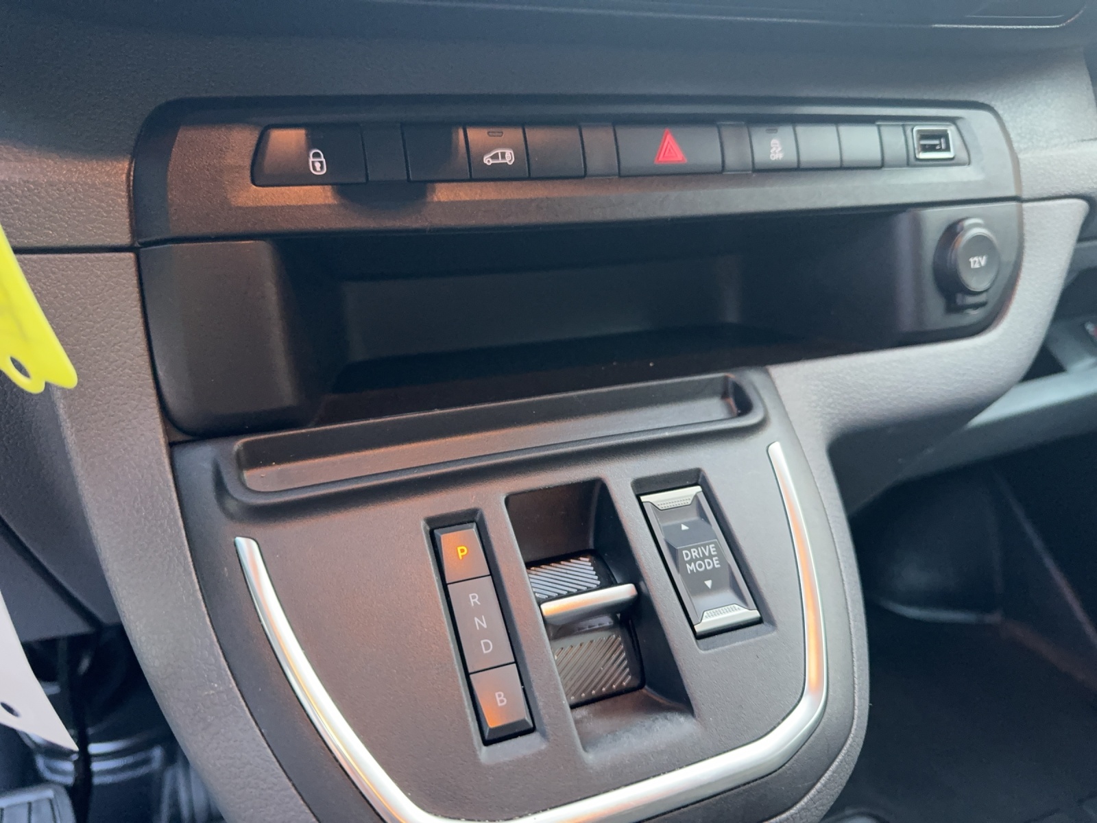 PEUGEOT Expert 50 KWh Premium Standard-image-13