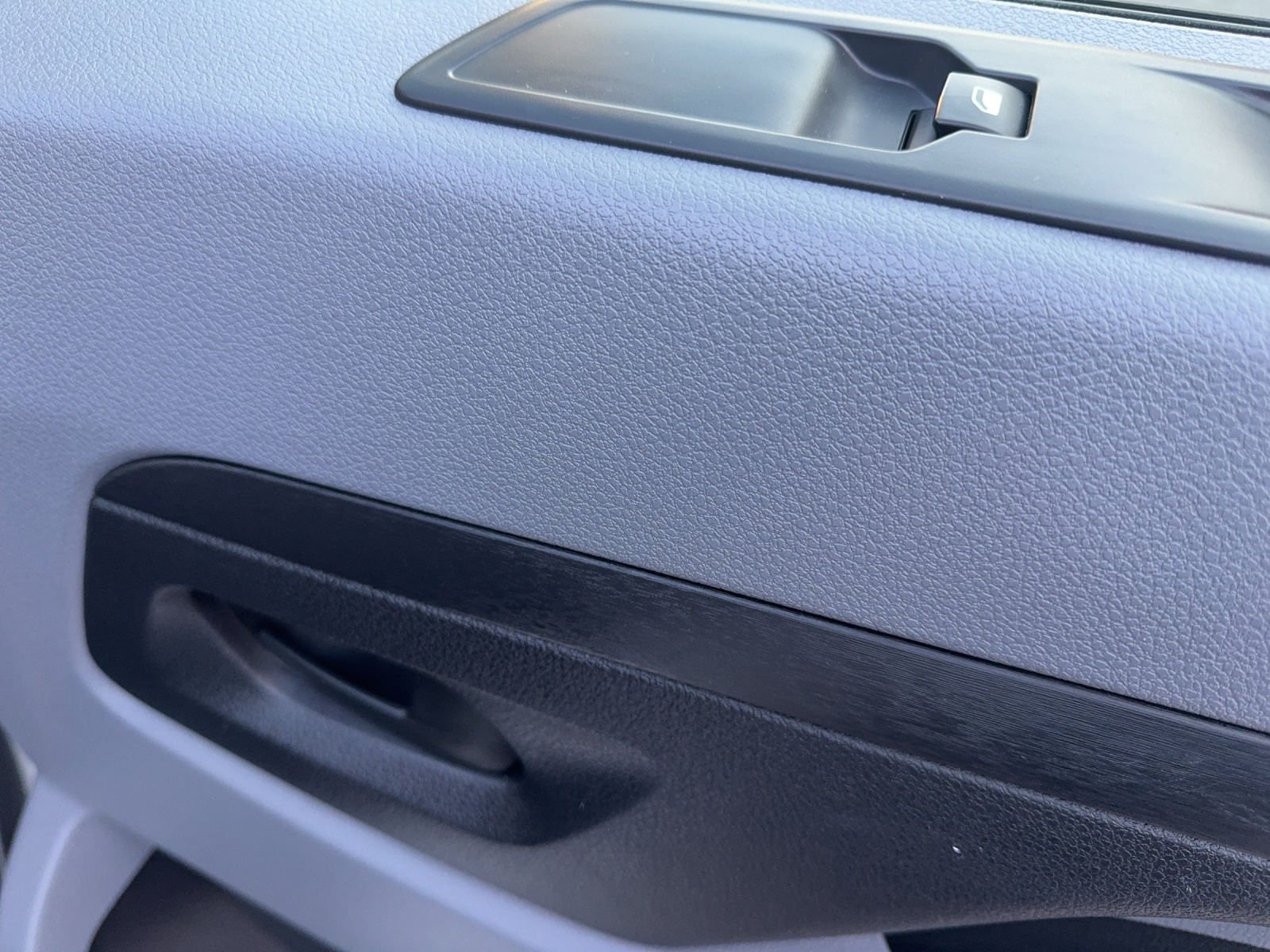 PEUGEOT Expert 50 KWh Premium Standard-image-16