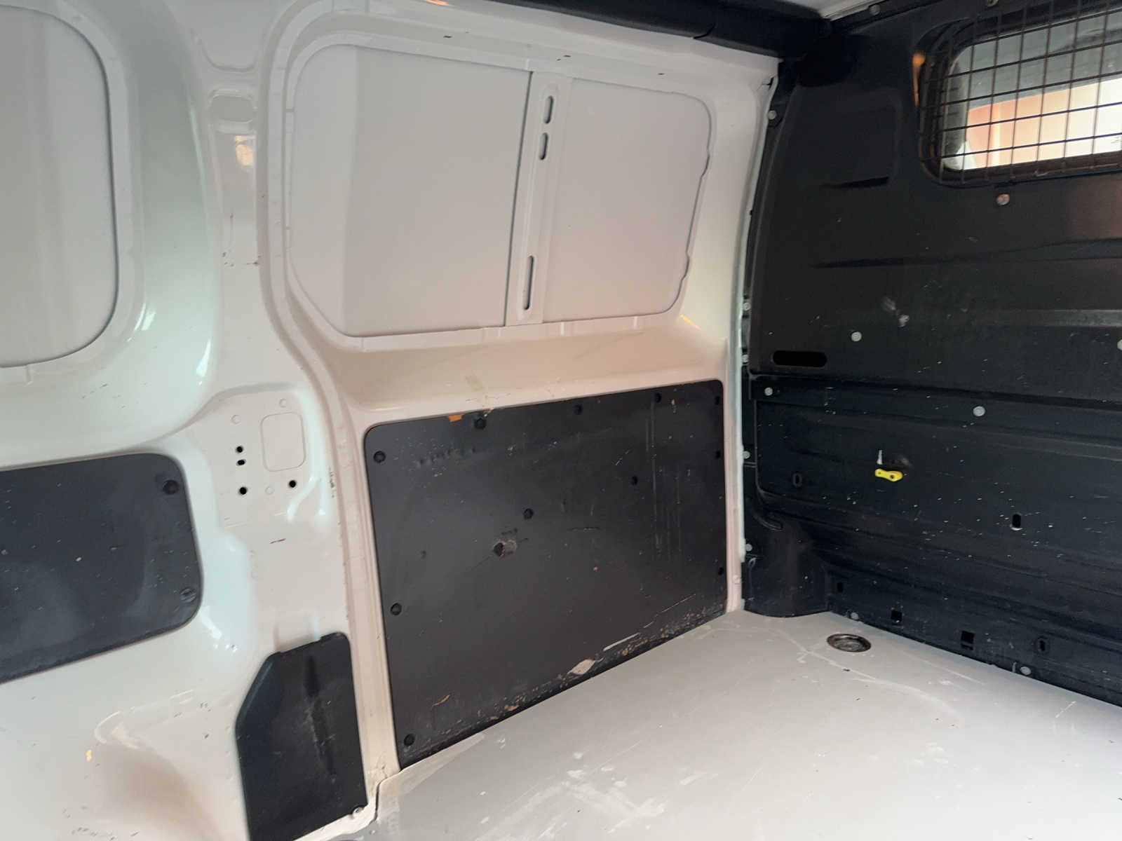 PEUGEOT Expert 50 KWh Premium Standard-image-18