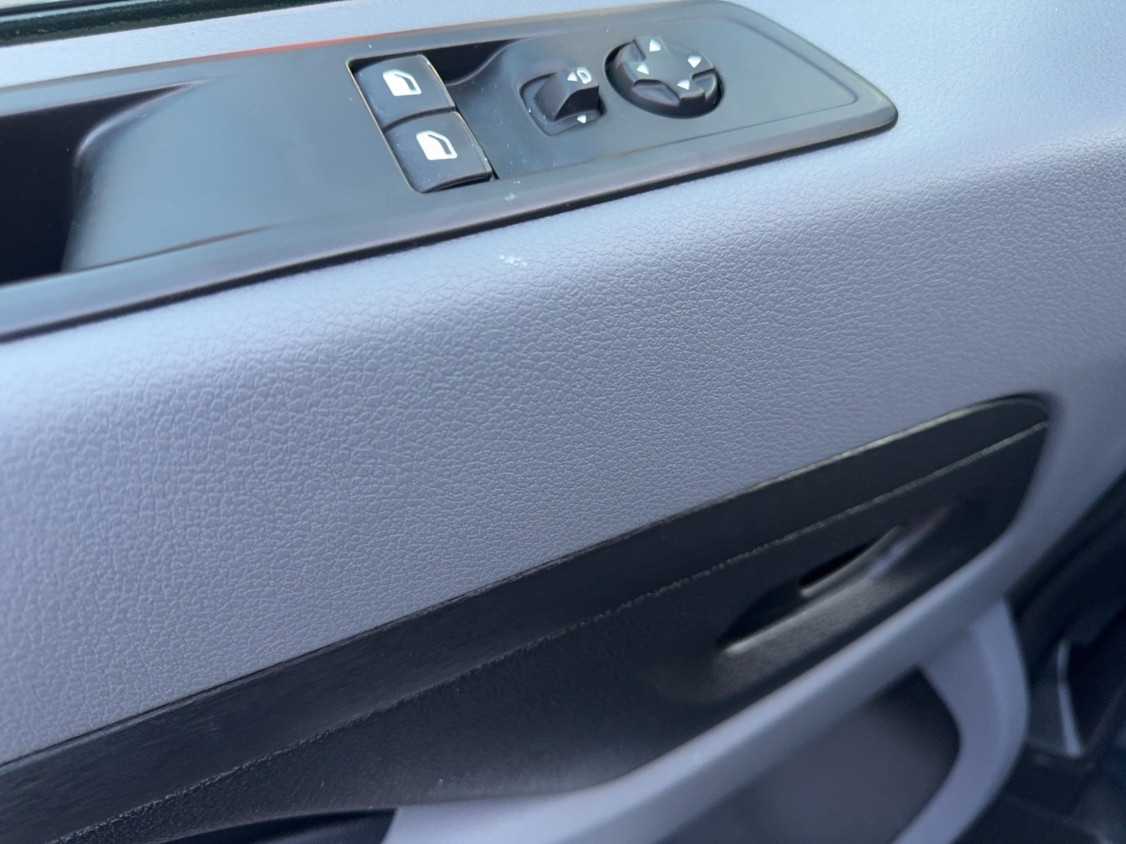 PEUGEOT Expert 50 KWh Premium Standard-image-9