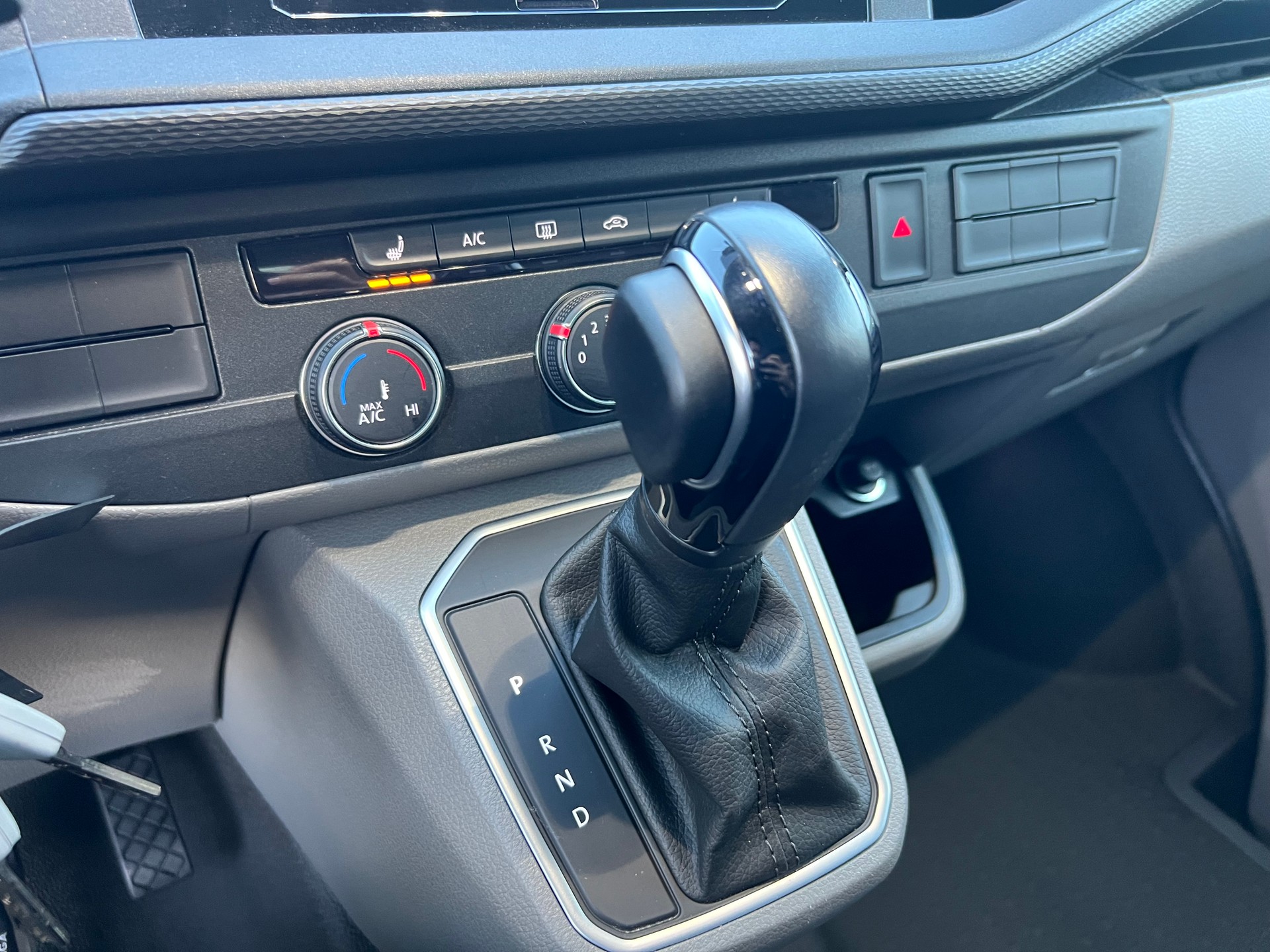 VW T6.1 ABTe-image-13