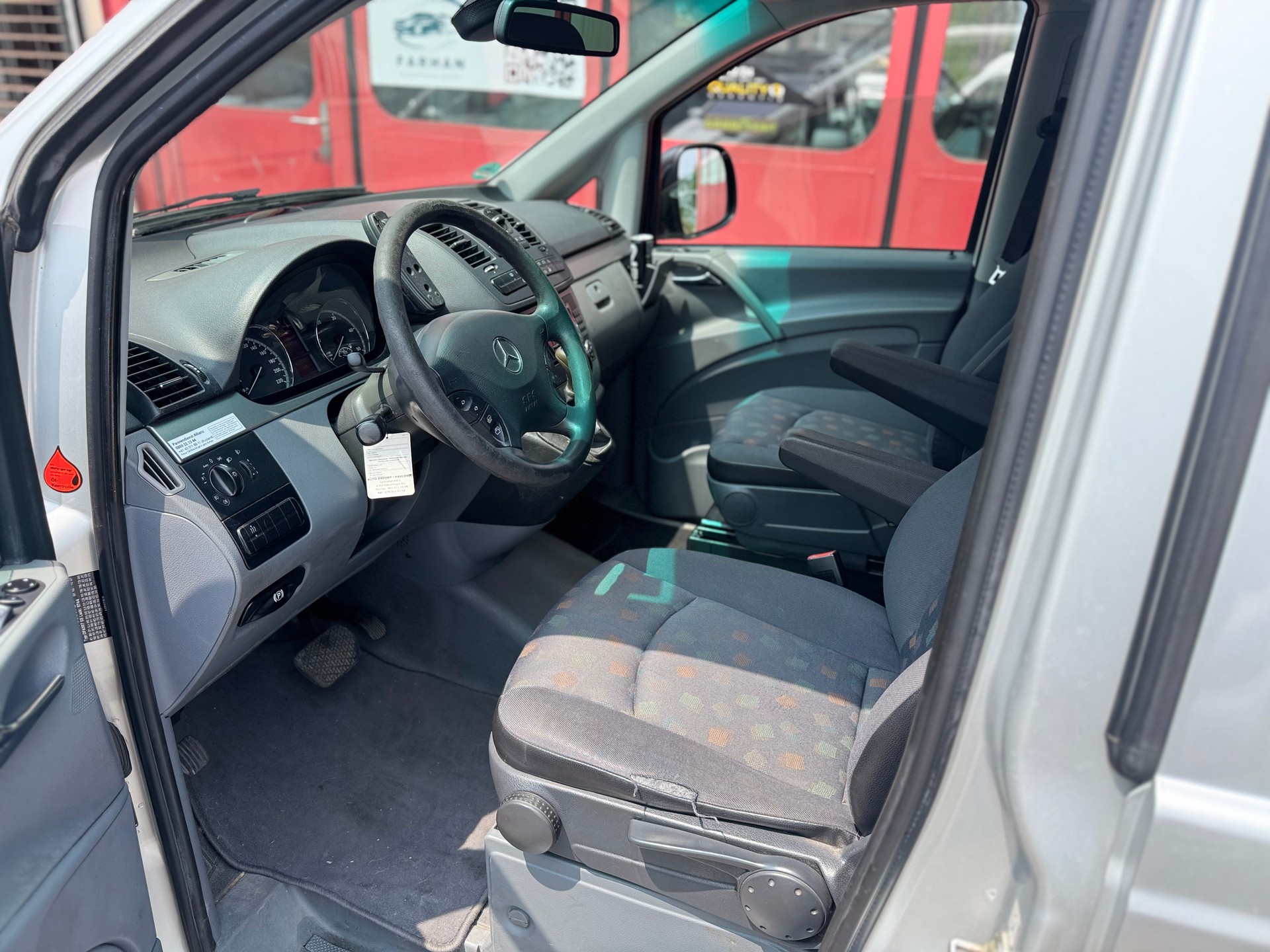 MERCEDES-BENZ Vito 120 CDI Automat-image-8