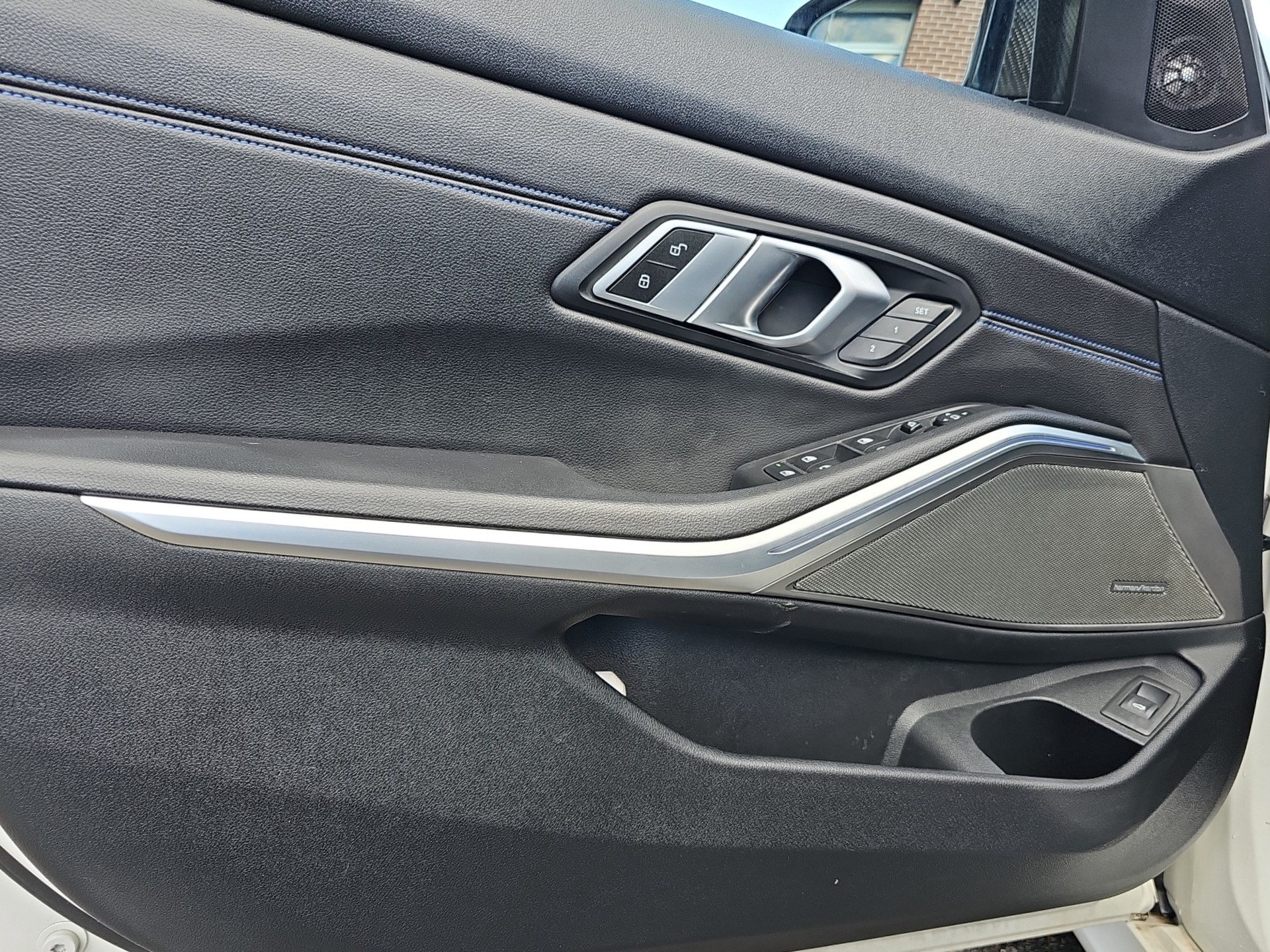 BMW M340i xDrive 48V Touring Steptronic-image-21
