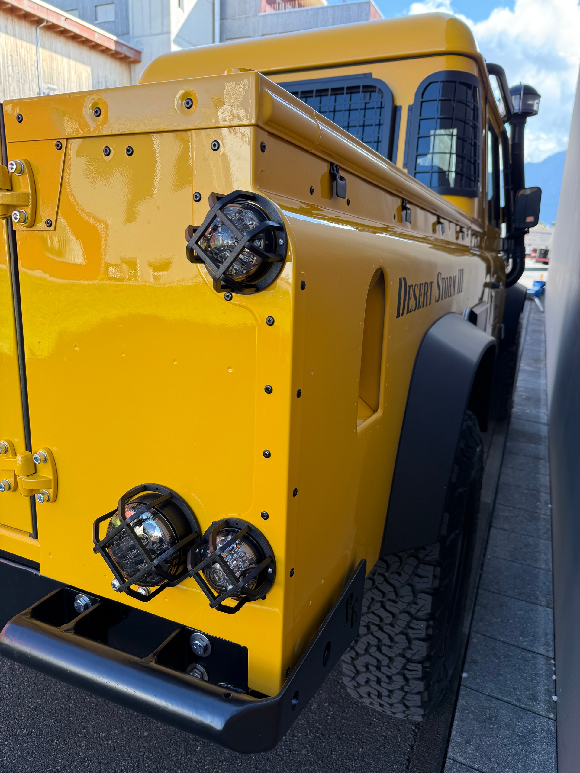 LAND ROVER Defender 110 TD4 KingCab PickUp-image-16