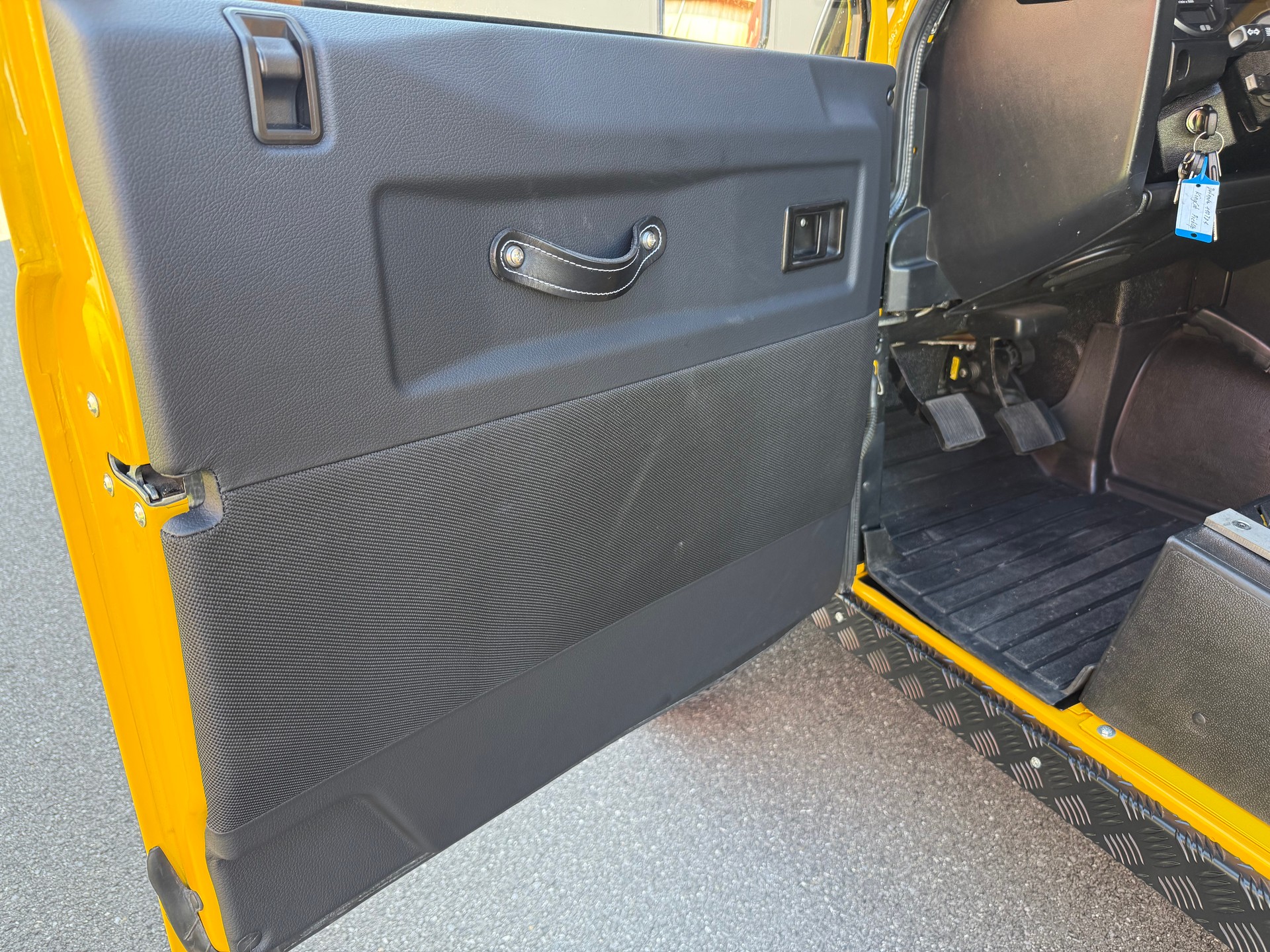LAND ROVER Defender 110 TD4 KingCab PickUp-image-9