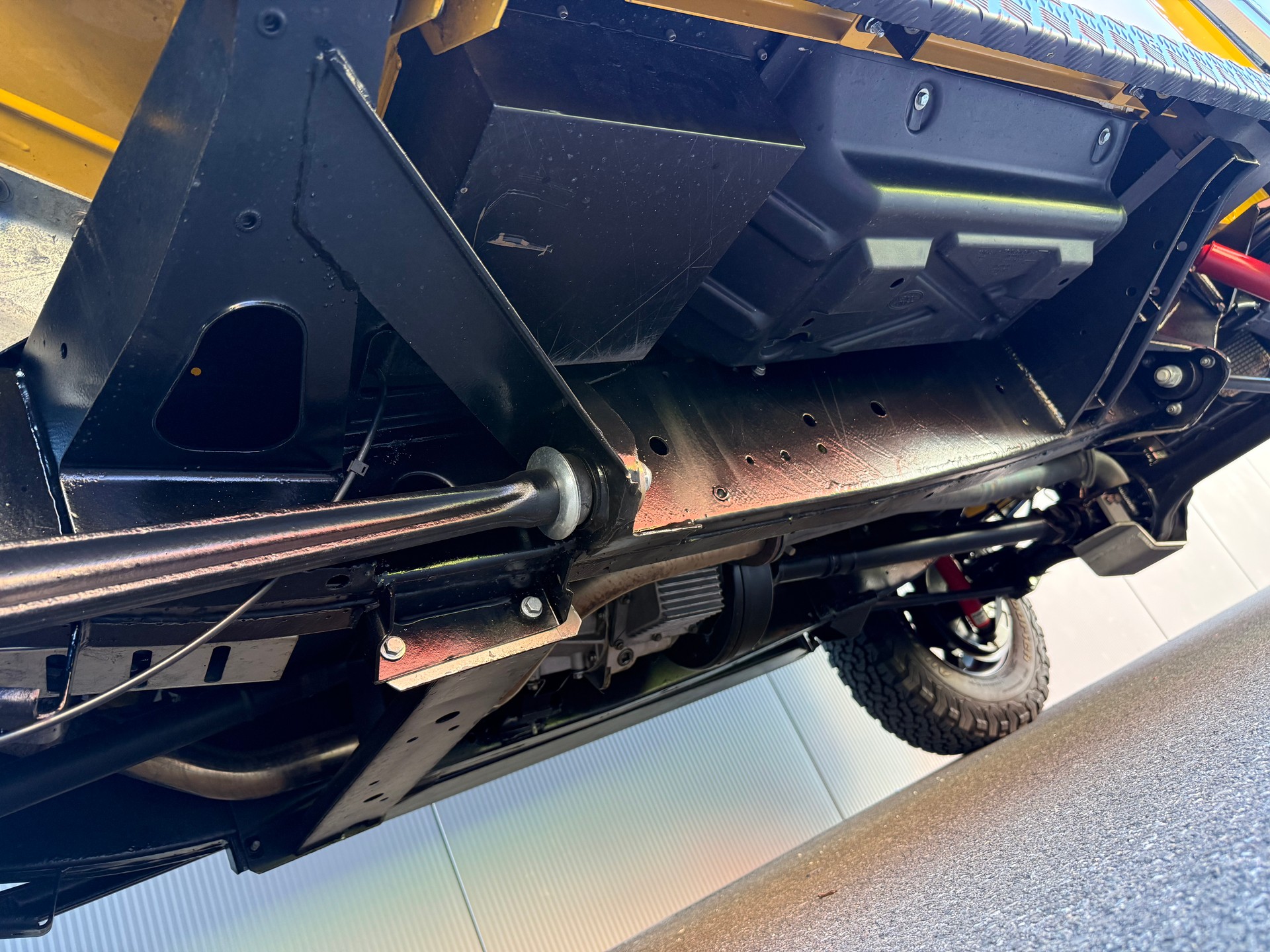 LAND ROVER Defender 110 TD4 KingCab PickUp-image-13