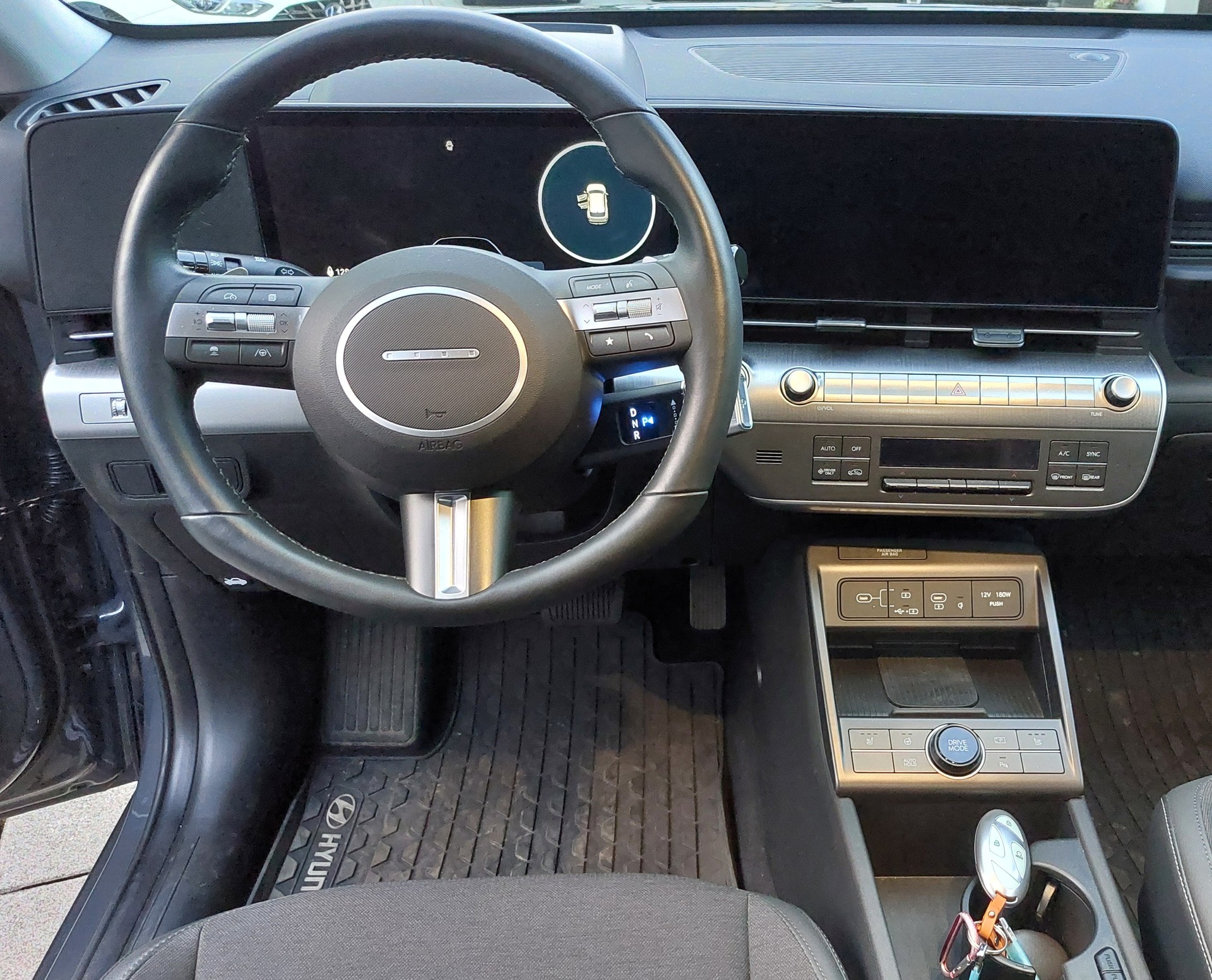 HYUNDAI Kona EV 65.4 kWh Amplia-image-7