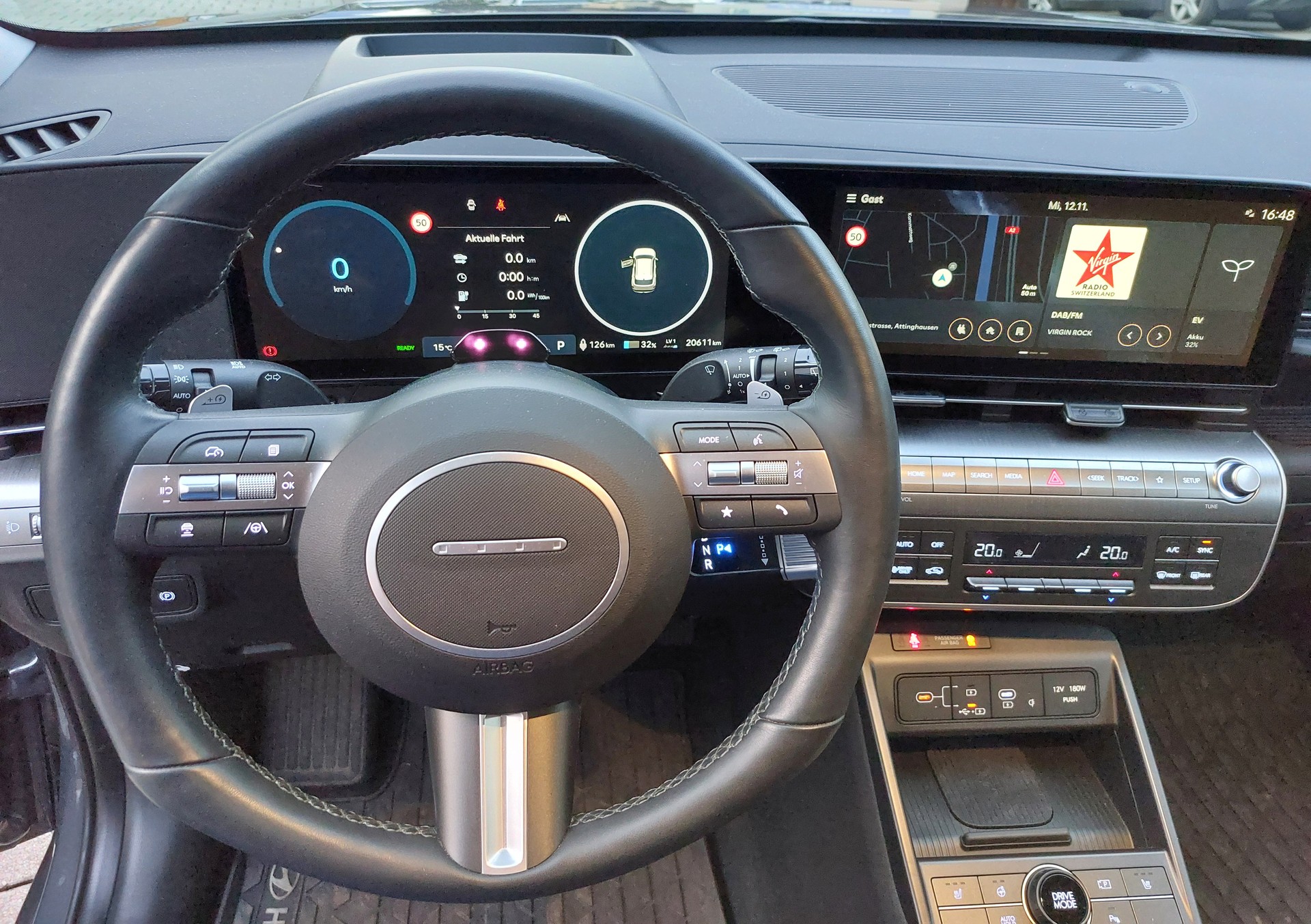 HYUNDAI Kona EV 65.4 kWh Amplia-image-9
