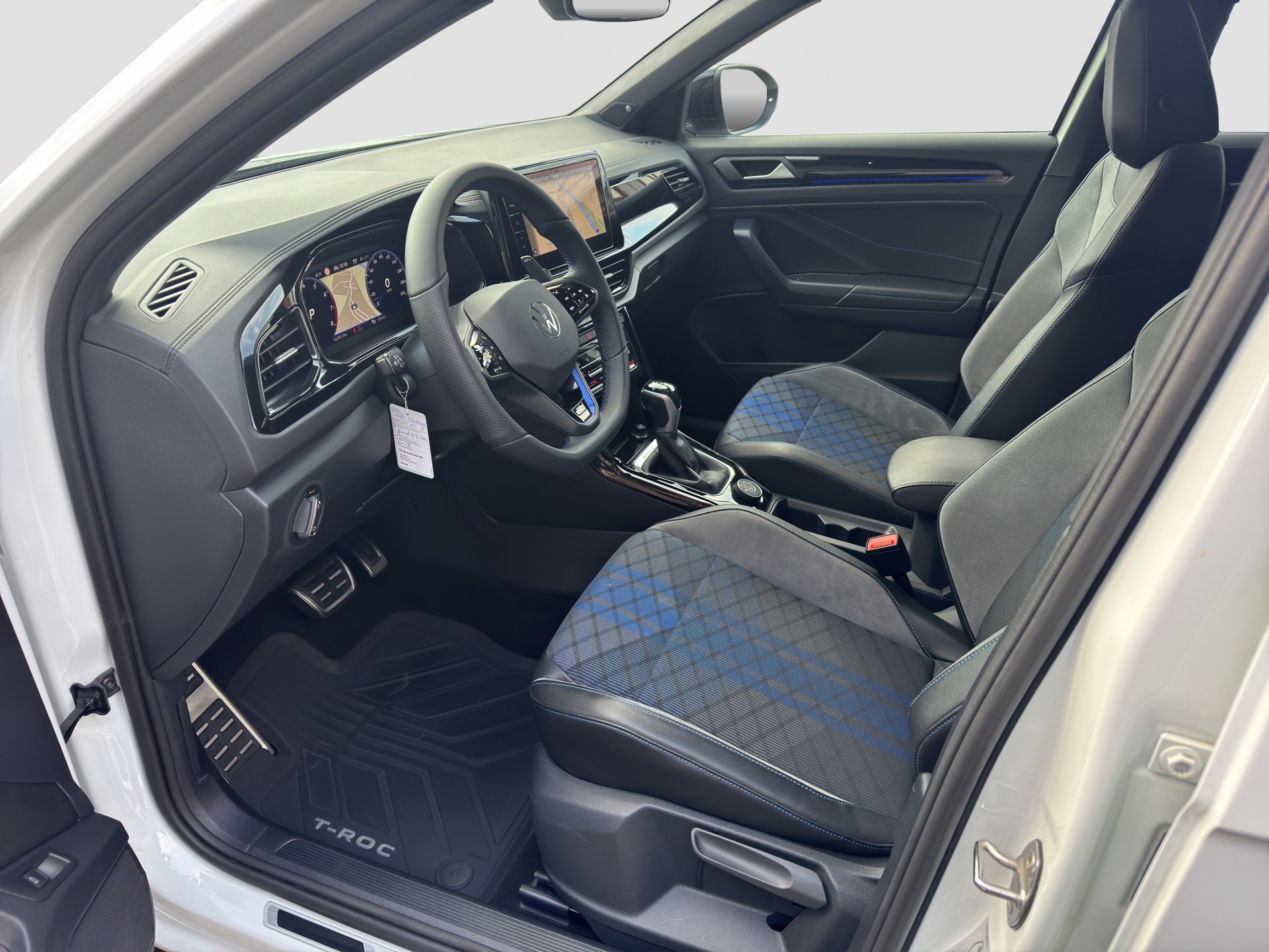 VW T-Roc 2.0 TSI R DSG 4Motion-image-8