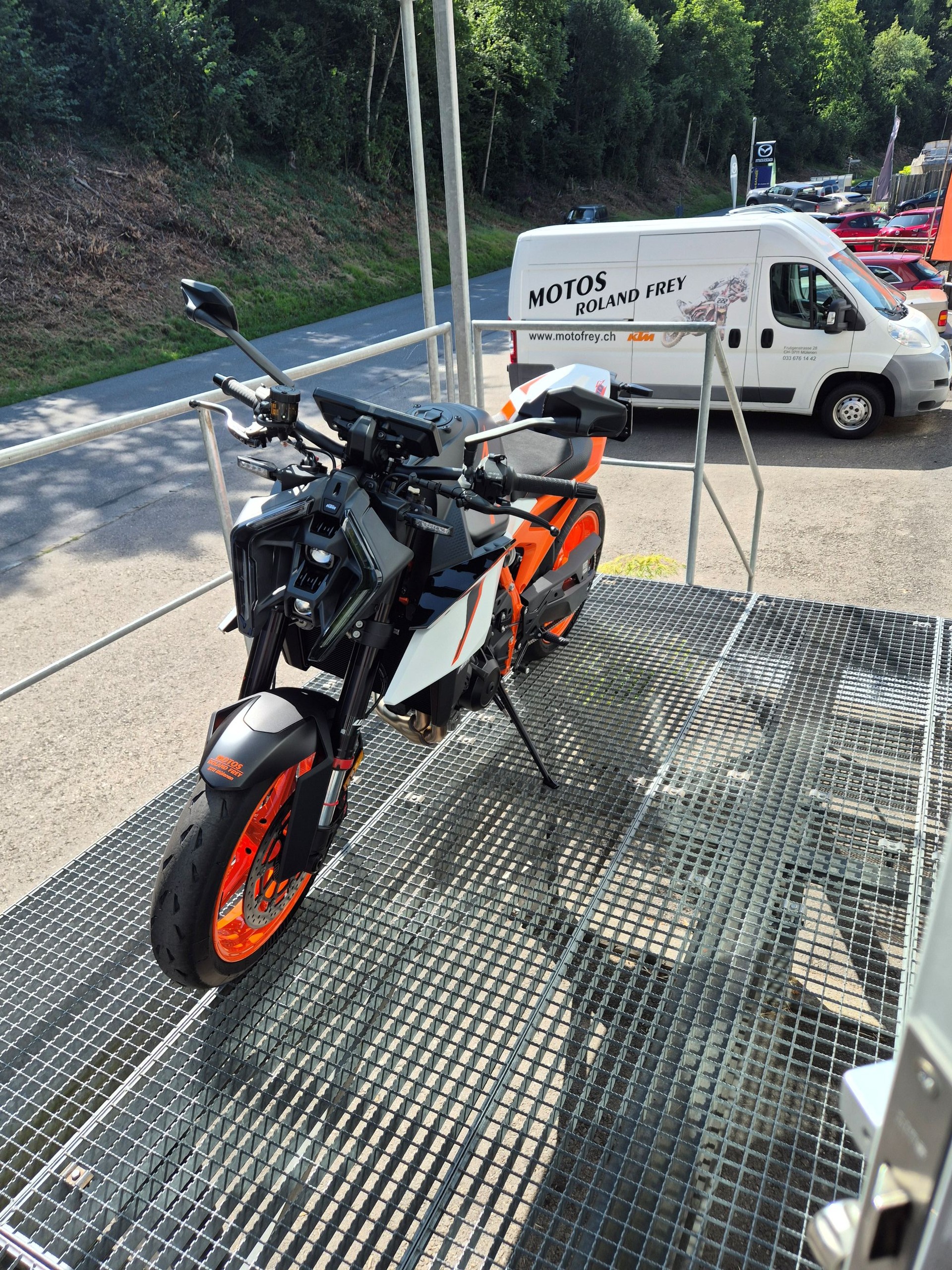 KTM 990 Duke R-image-2