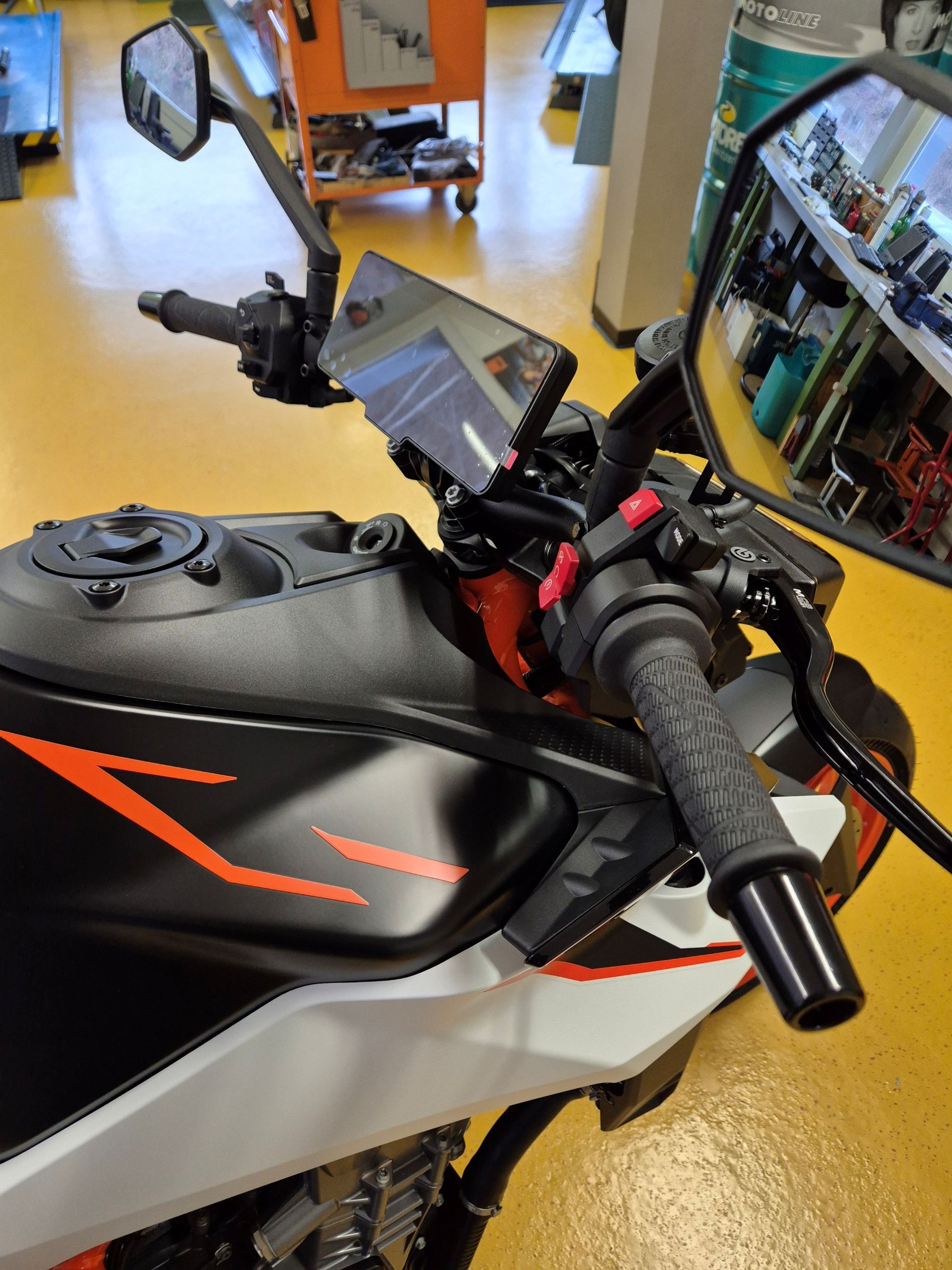 KTM 990 Duke R-image-5