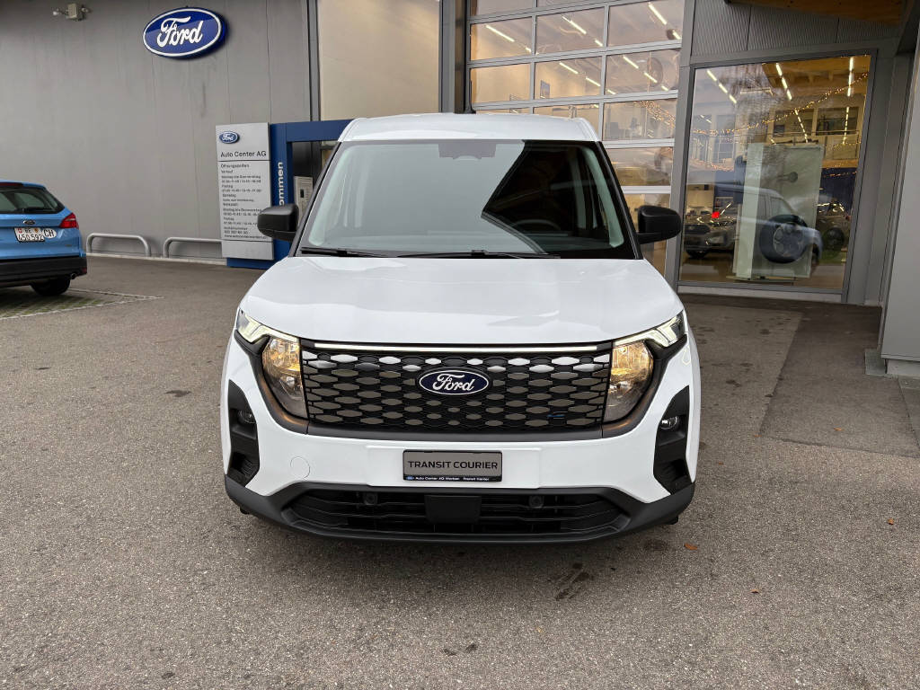 FORD E-Transit Courier Van Trend-image-11